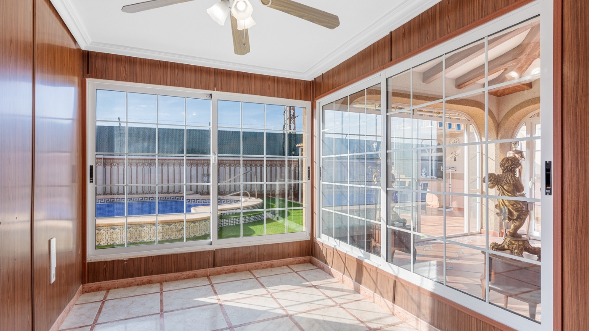 Sale - Villa -
Torrevieja