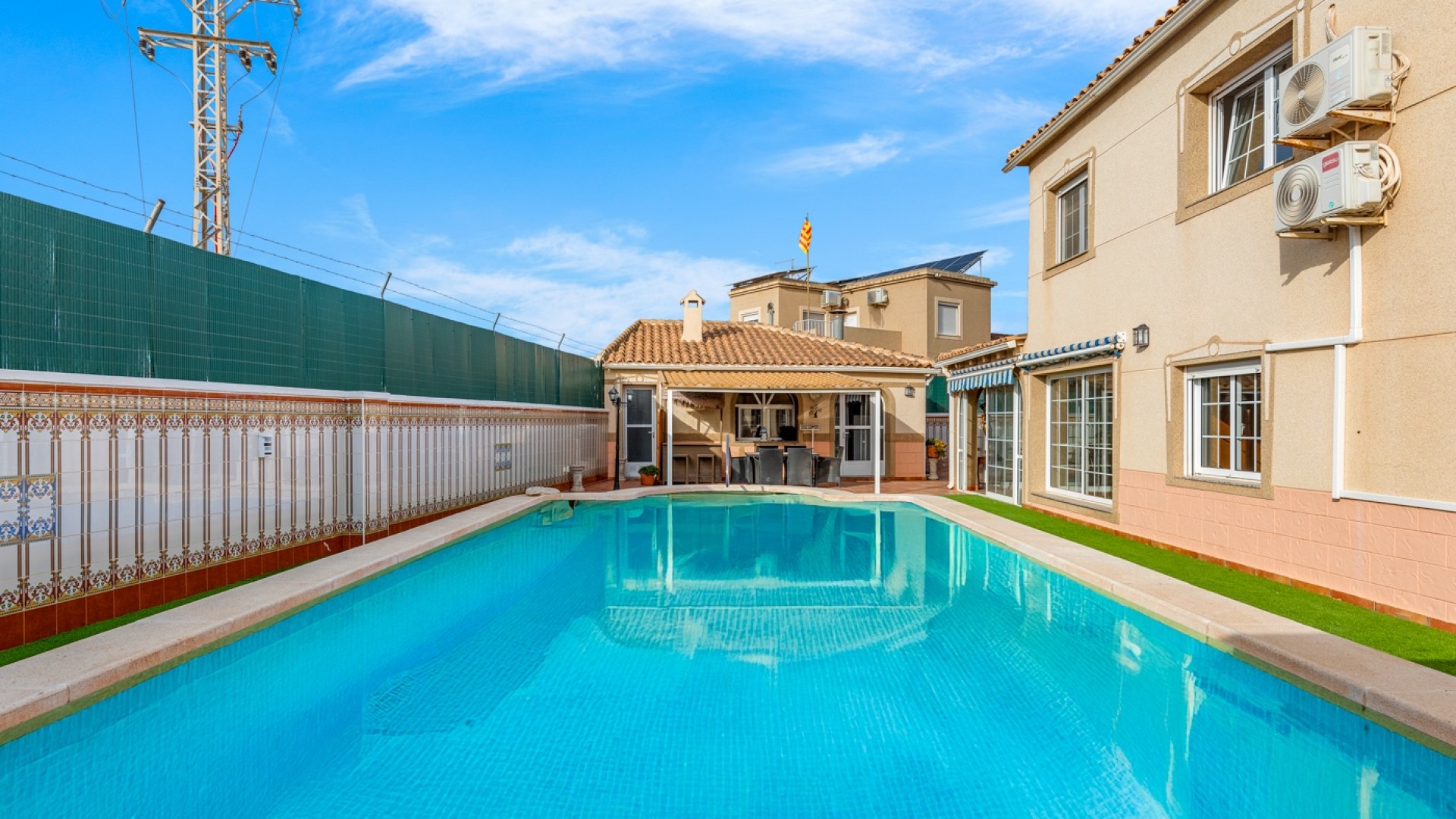 Sale - Villa -
Torrevieja