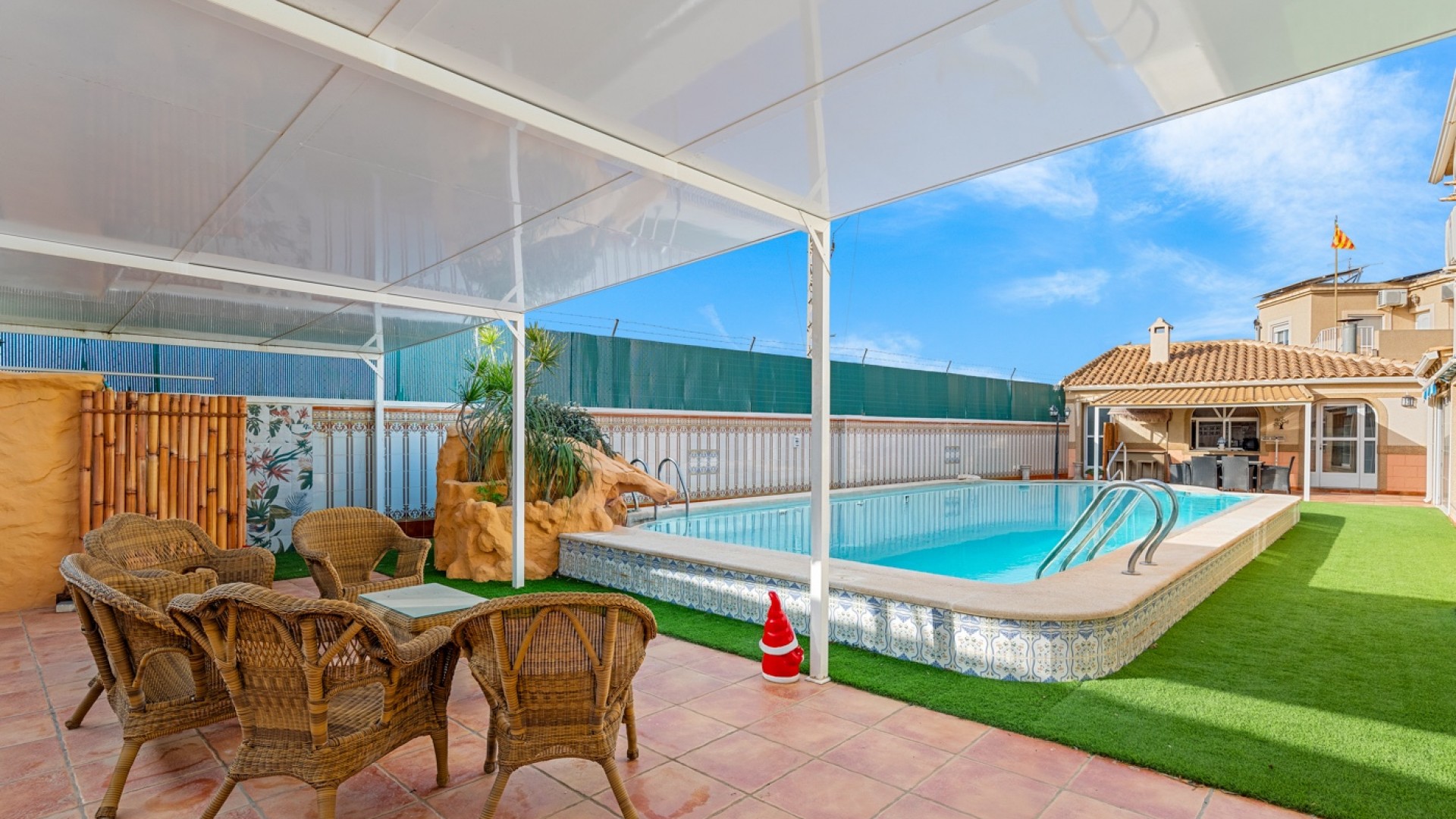 Sale - Villa -
Torrevieja