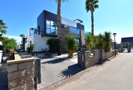 Semi Detached Villa - Resale - Orihuela Costa -
                Lomas de Cabo Roig