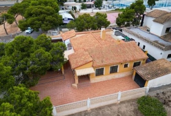 Semi Detached Villa - Resale - Orihuela Costa -
                Punta Prima