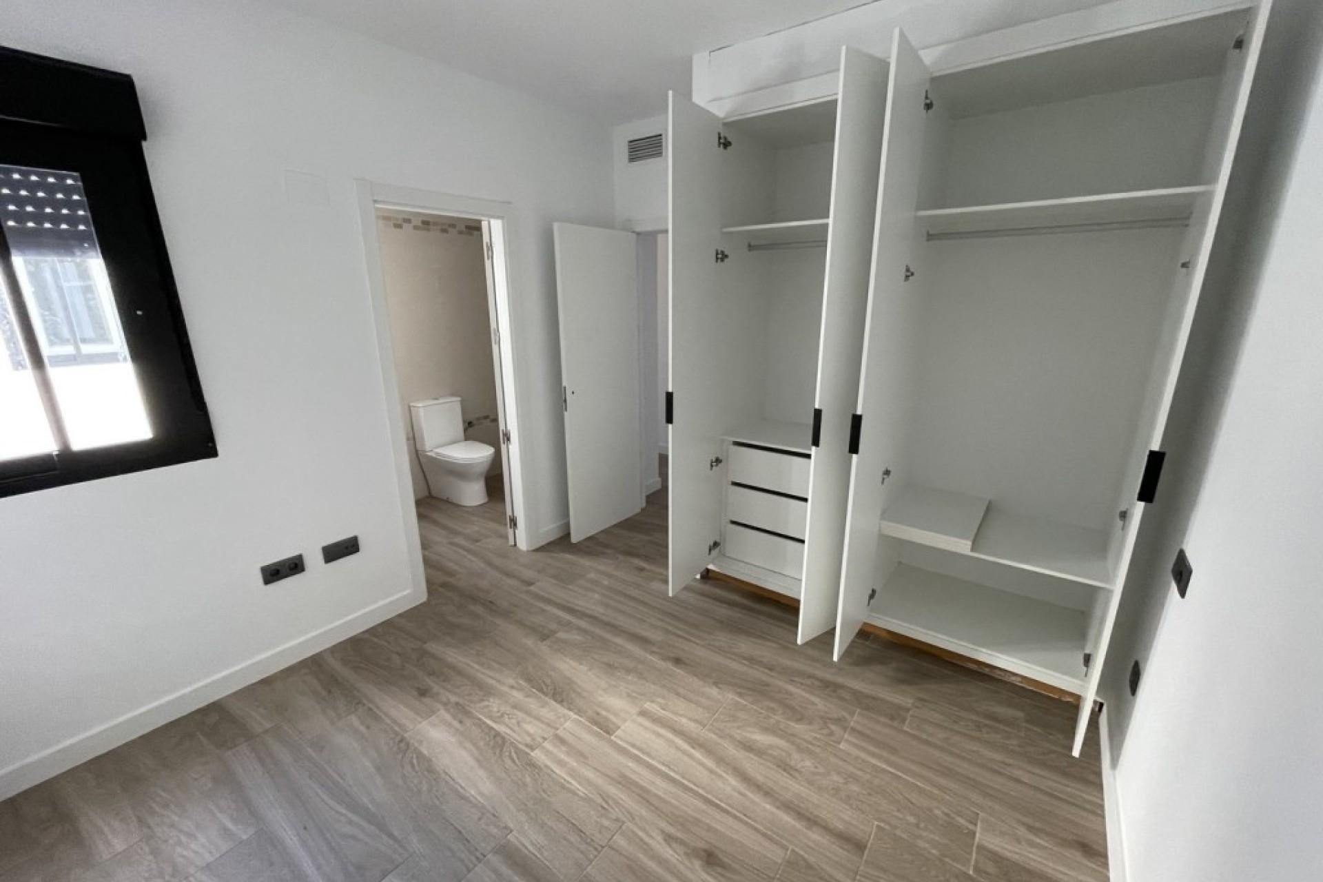 Sprzedaż - Apartament / Mieszkanie -
Algorfa - Inland