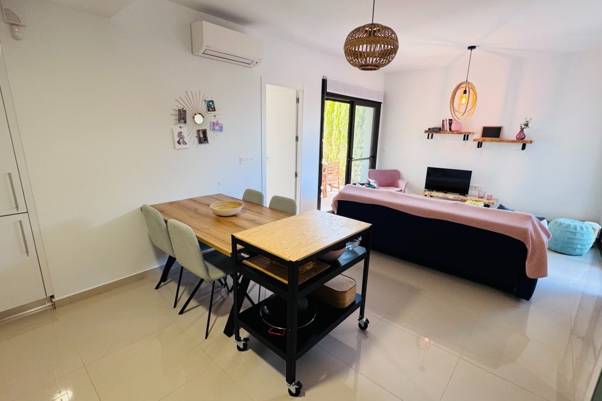 Sprzedaż - Apartament / Mieszkanie -
Algorfa