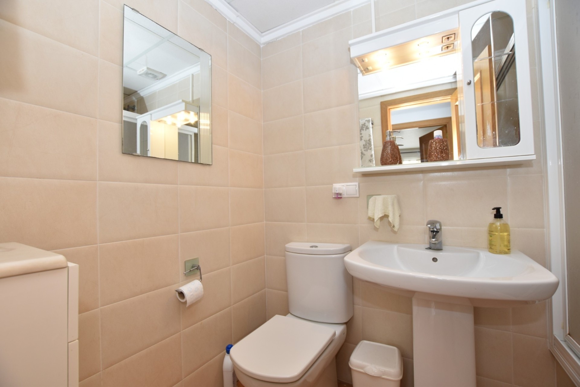 Sprzedaż - Apartament / Mieszkanie -
Algorfa