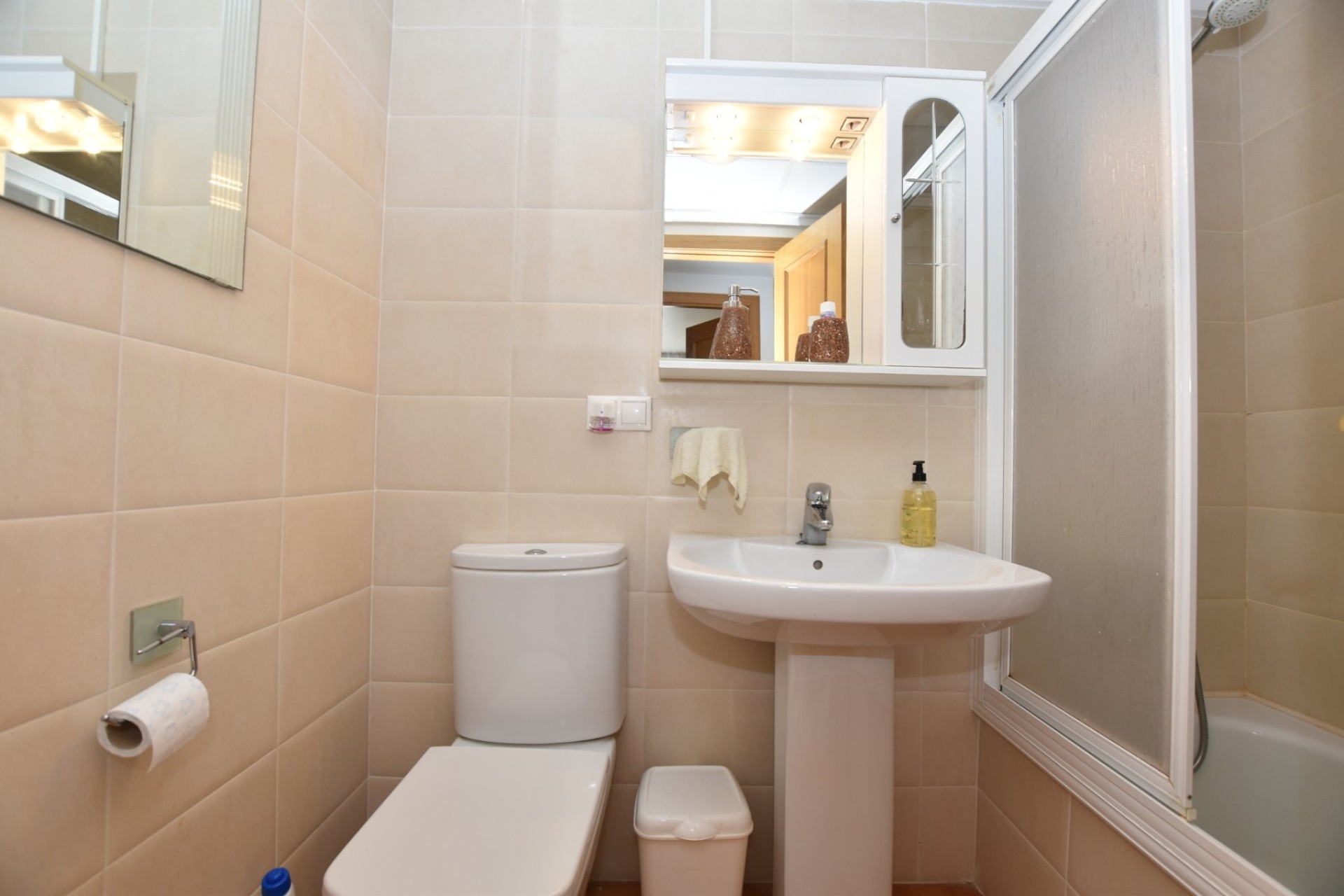 Sprzedaż - Apartament / Mieszkanie -
Algorfa