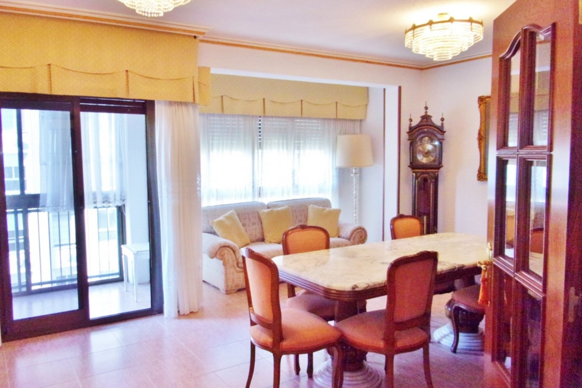 Sprzedaż - Apartament / Mieszkanie -
Alicante - Alicante (Alacant)