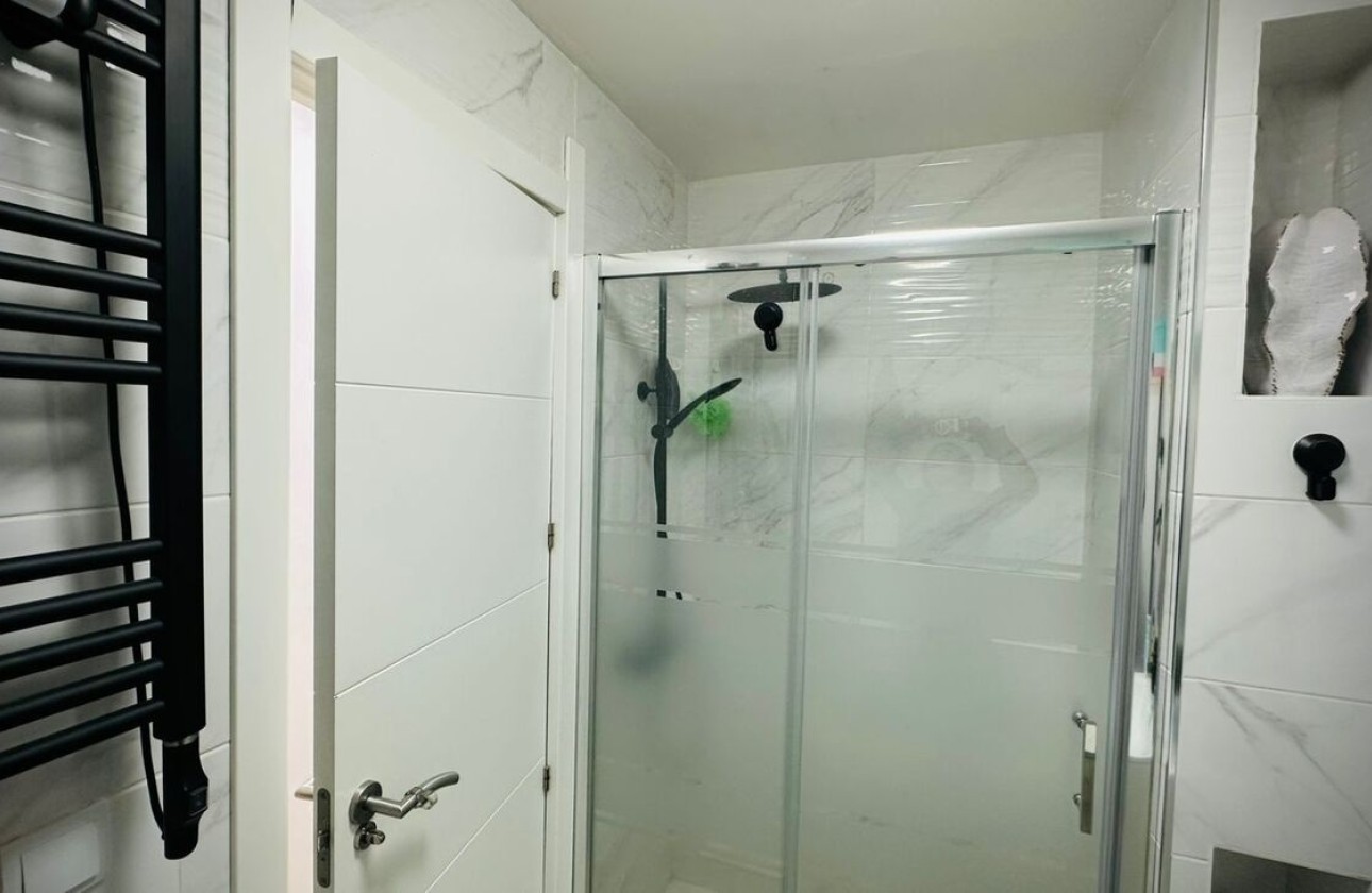 Sprzedaż - Apartament / Mieszkanie -
Alicante - Las Viñas