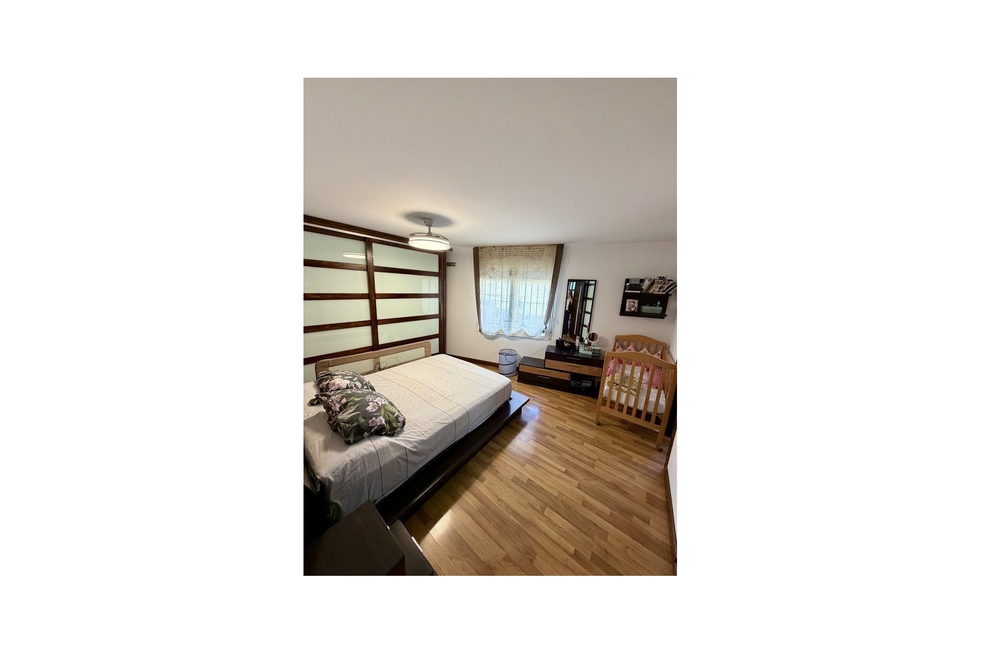 Sprzedaż - Apartament / Mieszkanie -
Benferri - Inland