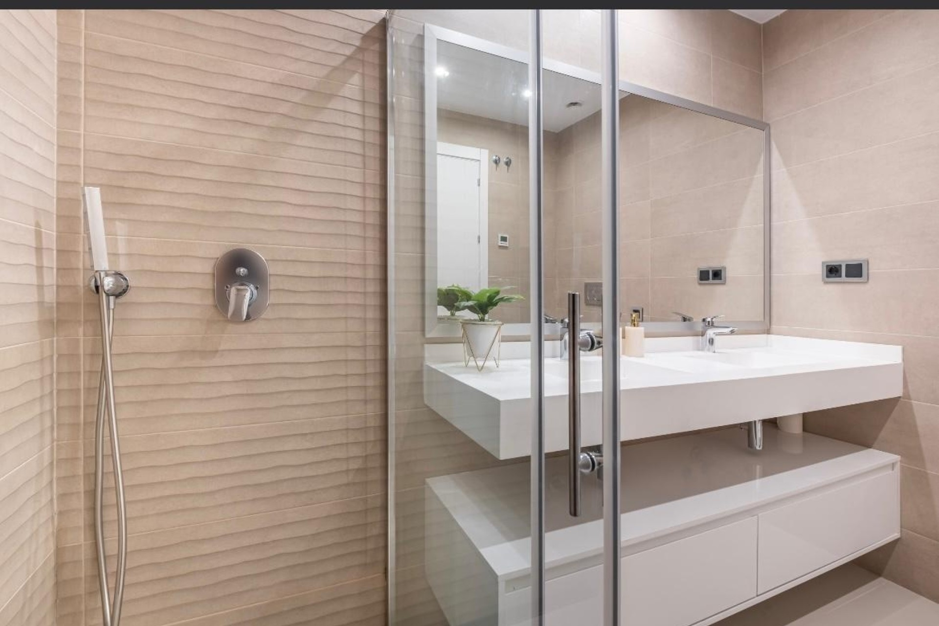 Sprzedaż - Apartament / Mieszkanie -
Benidorm - Playa de Poniente