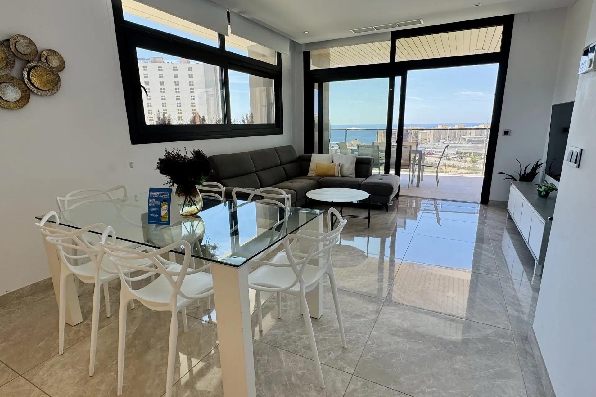 Sprzedaż - Apartament / Mieszkanie -
Benidorm