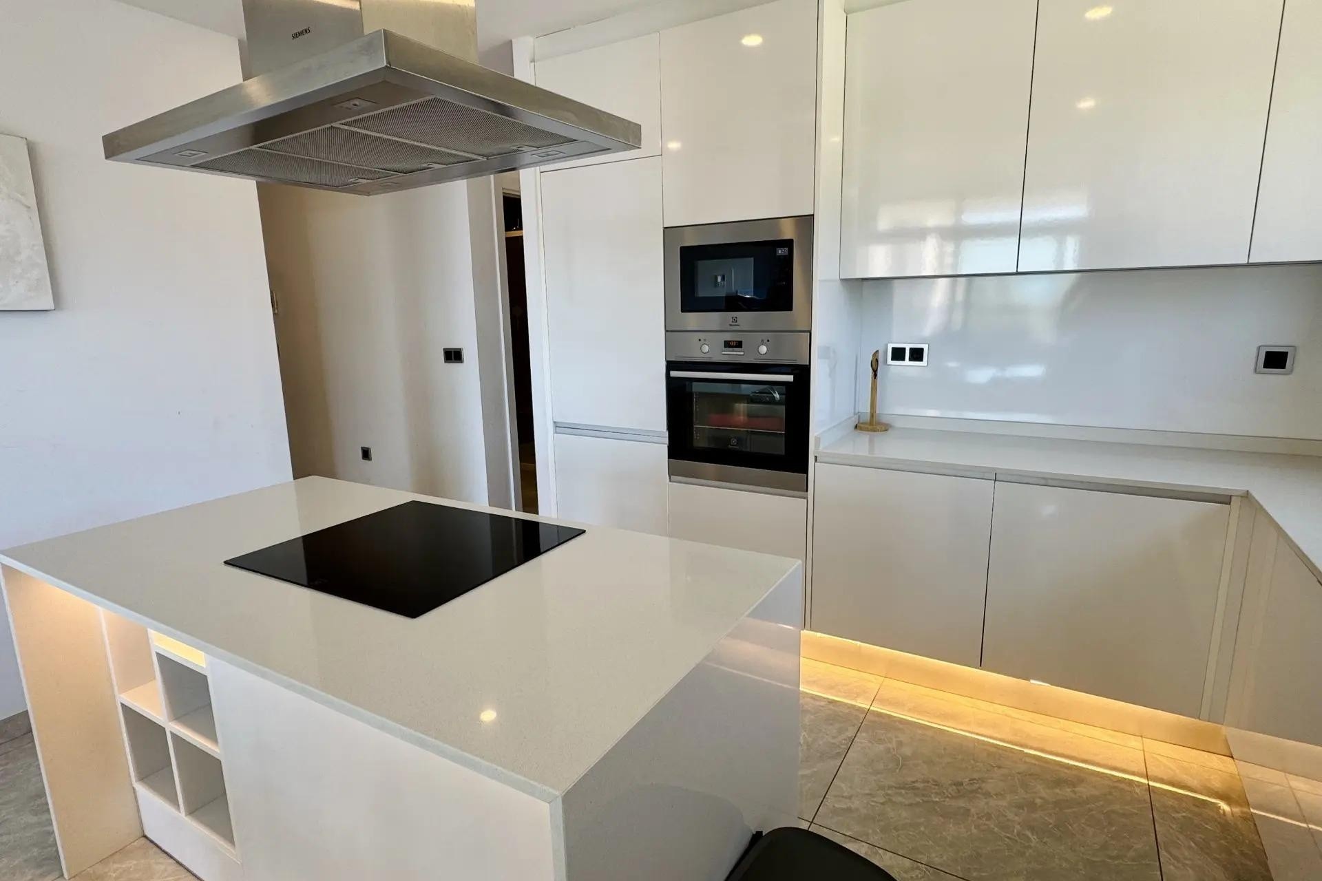 Sprzedaż - Apartament / Mieszkanie -
Benidorm