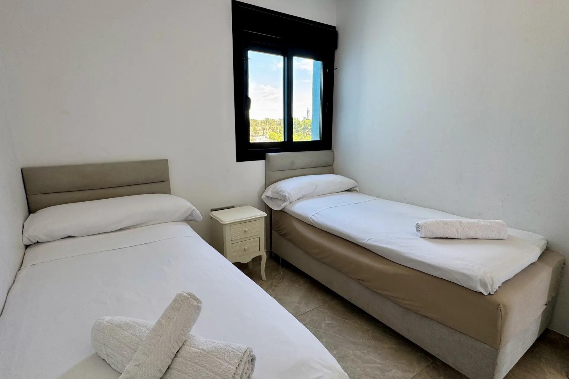 Sprzedaż - Apartament / Mieszkanie -
Benidorm