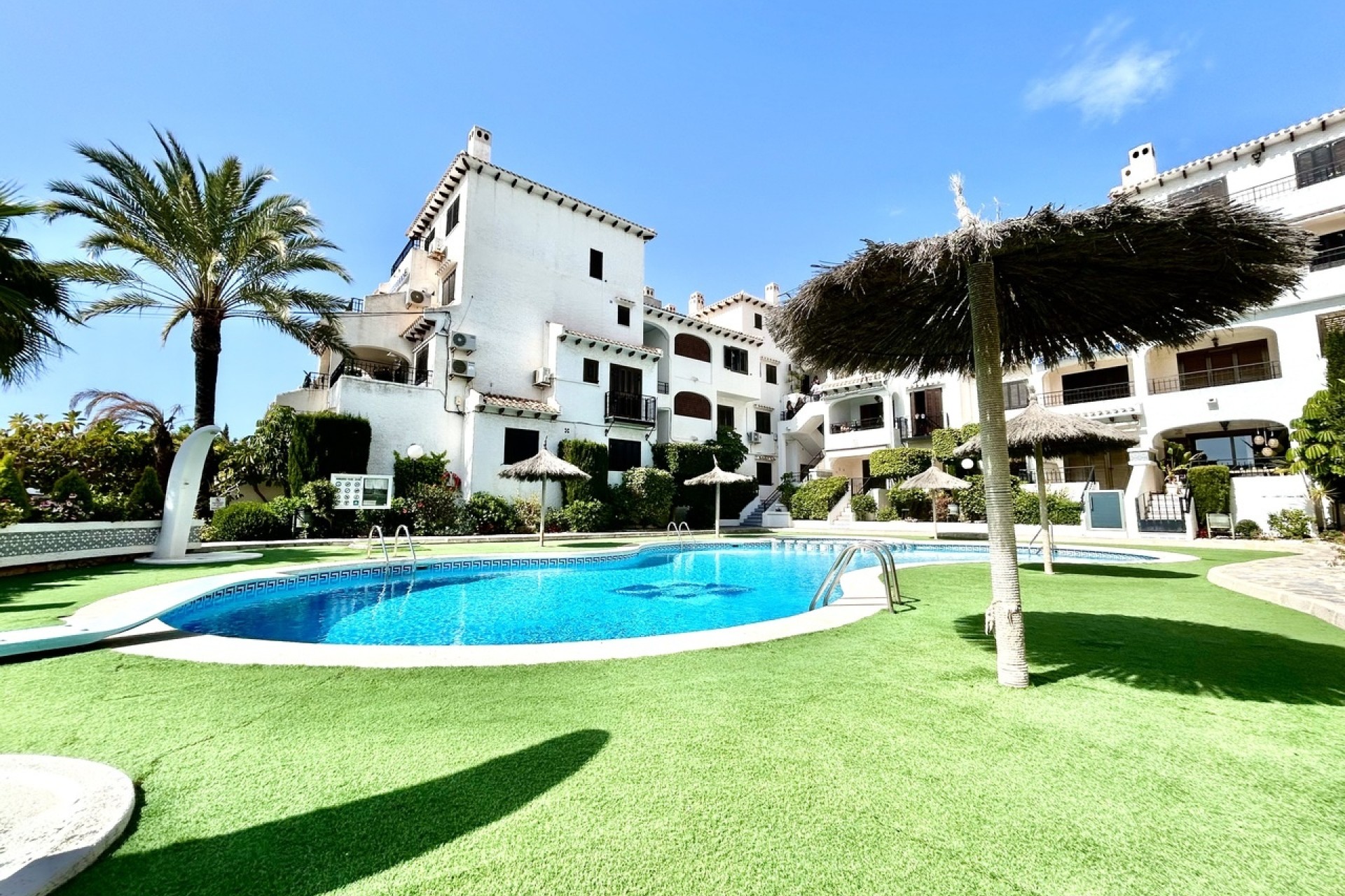 Sprzedaż - Apartament / Mieszkanie -
Cabo Roig - Costa Blanca