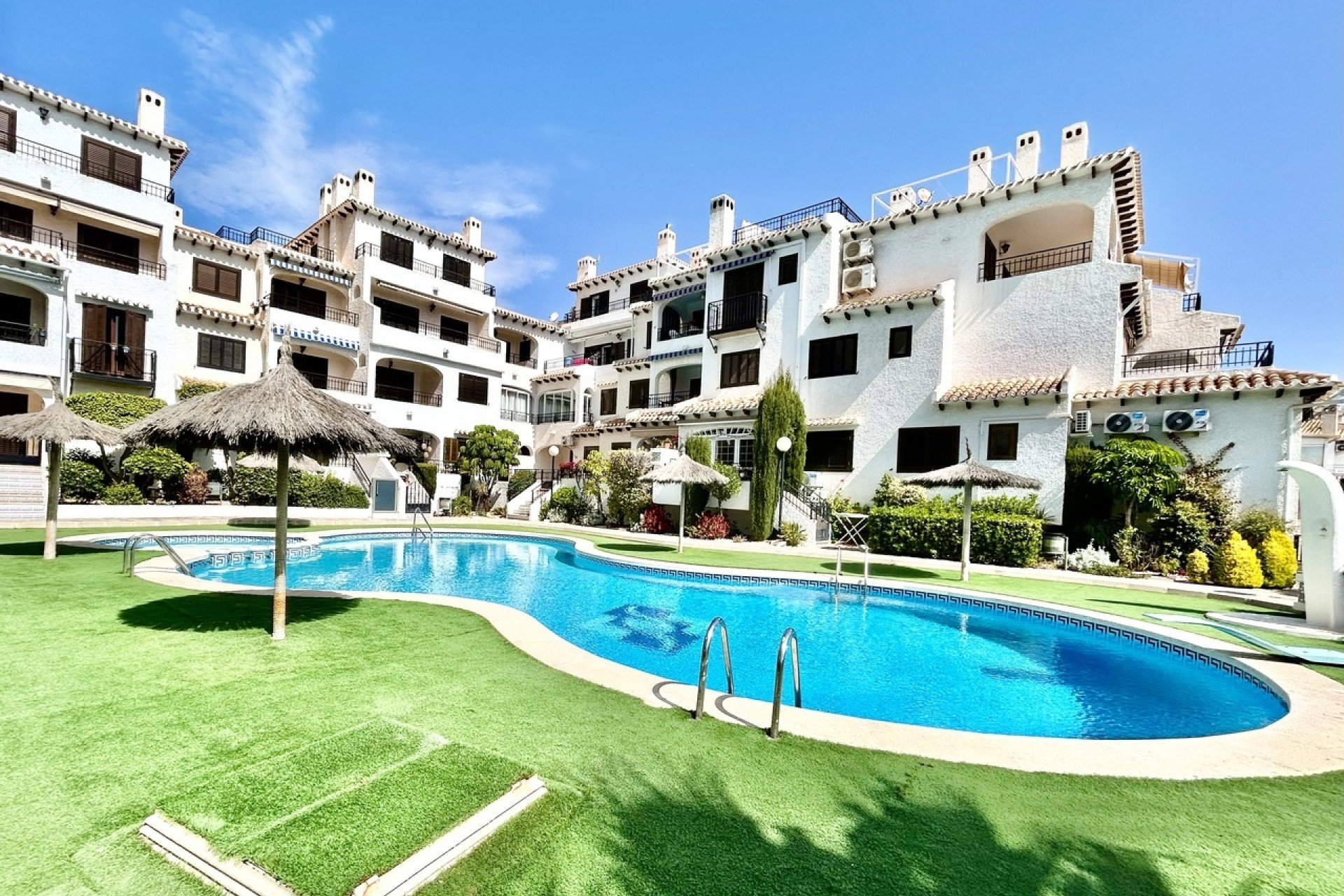 Sprzedaż - Apartament / Mieszkanie -
Cabo Roig - Costa Blanca