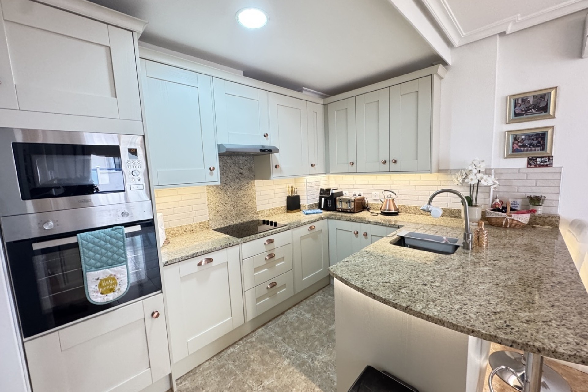 Sprzedaż - Apartament / Mieszkanie -
Cabo Roig