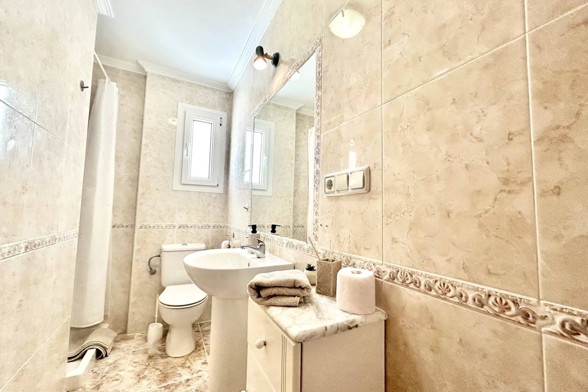 Sprzedaż - Apartament / Mieszkanie -
Cabo Roig