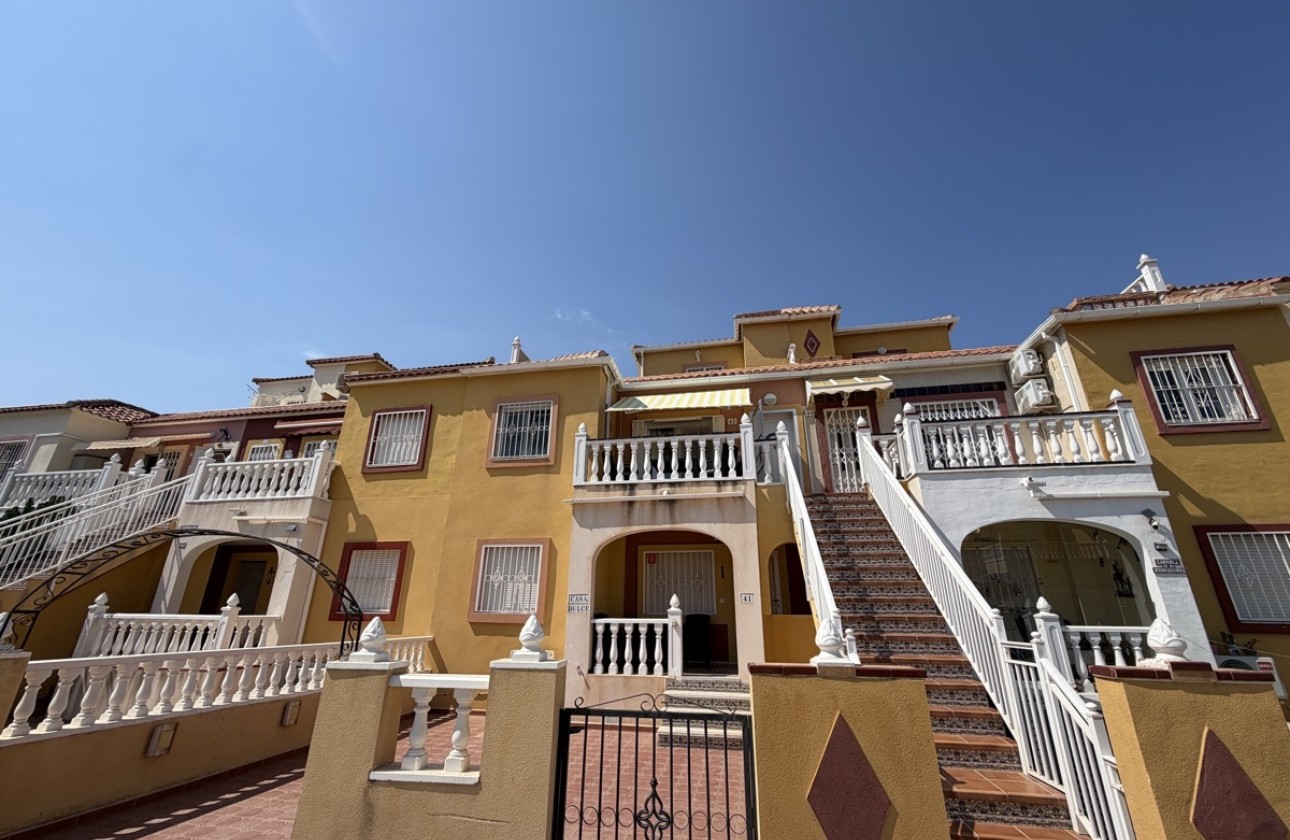 Sprzedaż - Apartament / Mieszkanie -
Cabo Roig