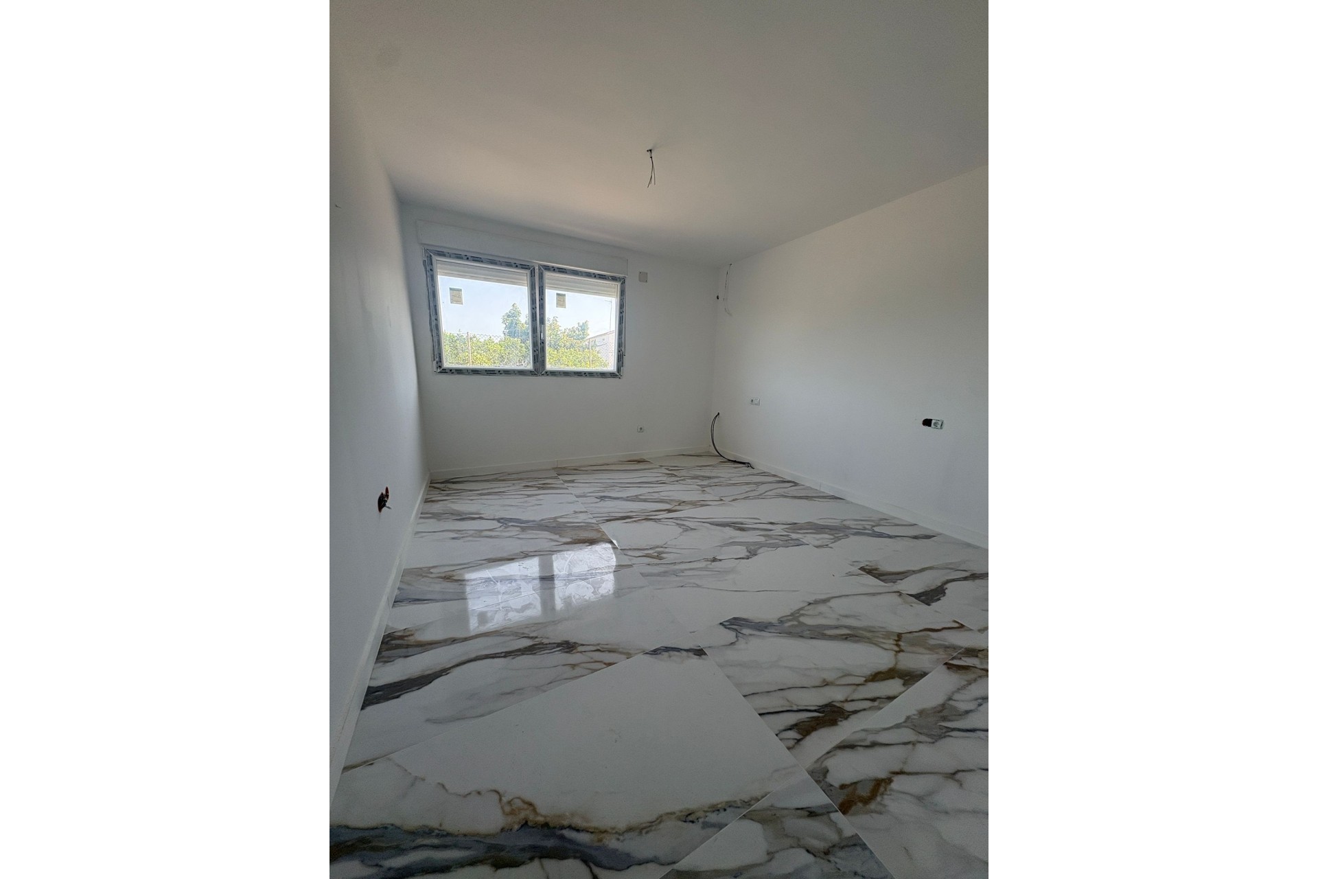 Sprzedaż - Apartament / Mieszkanie -
Denia - Dénia