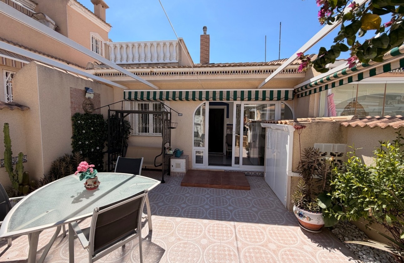 Sprzedaż - Apartament / Mieszkanie -
Dona Pepa