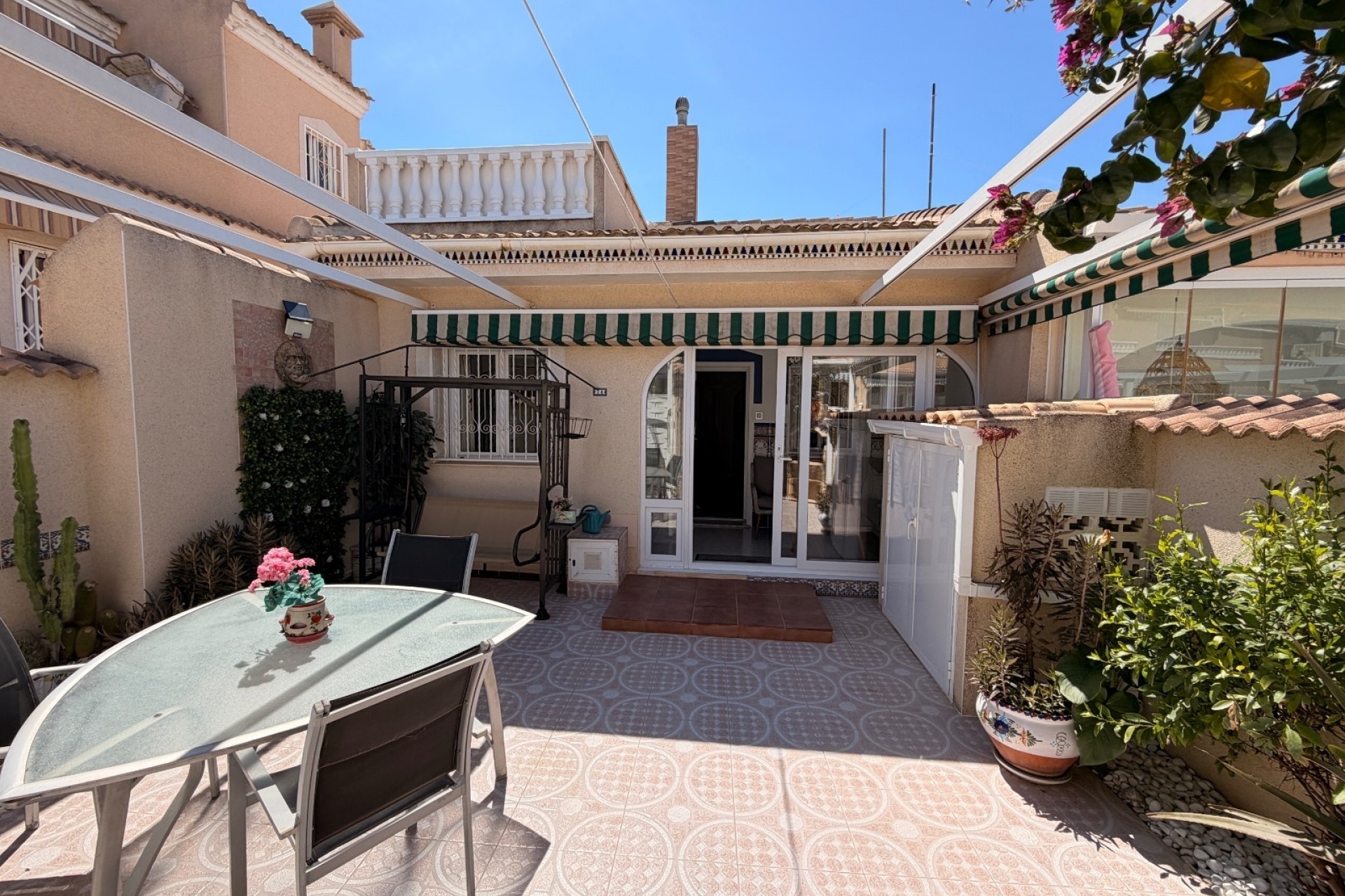 Sprzedaż - Apartament / Mieszkanie -
Dona Pepa