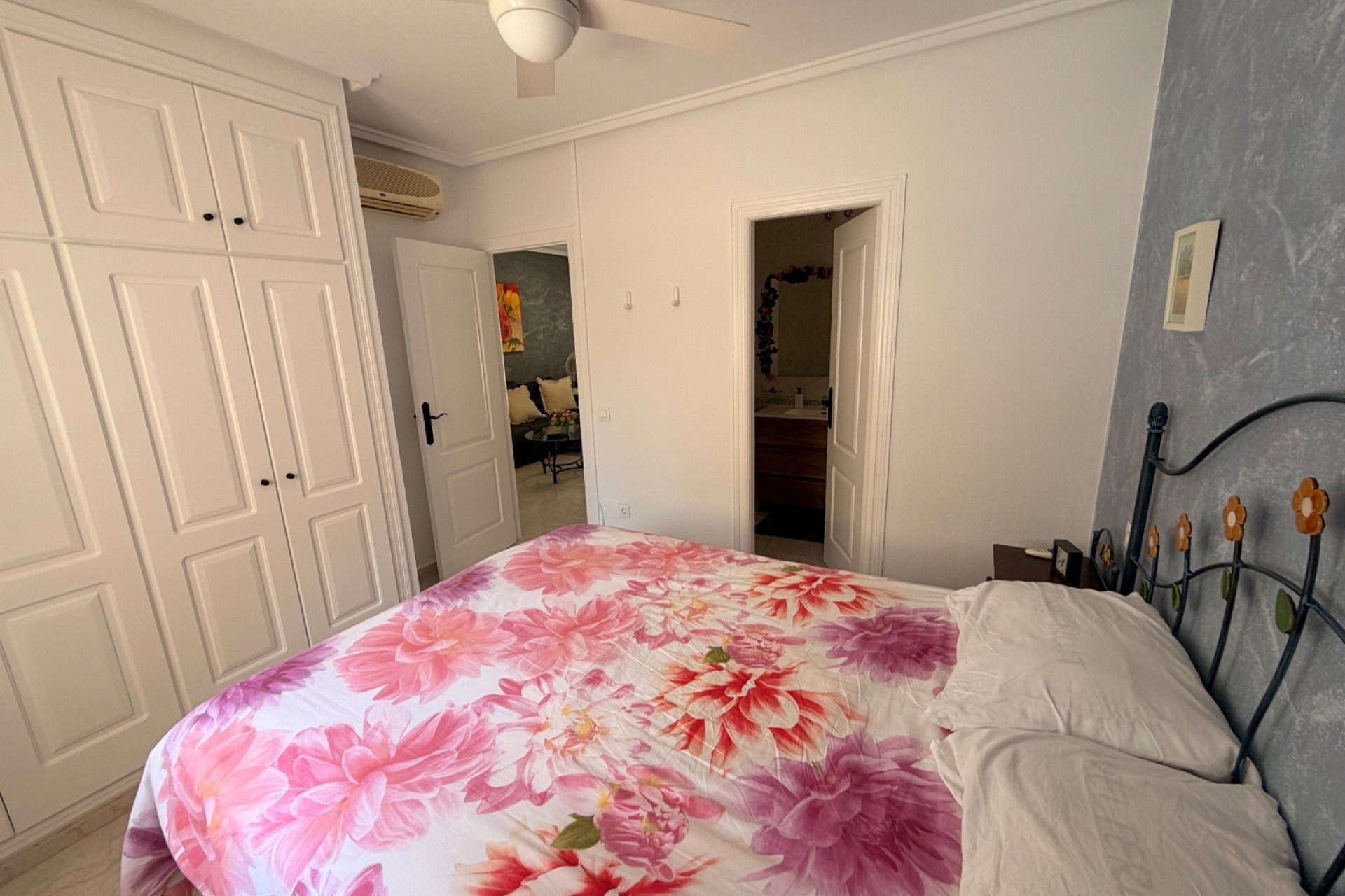 Sprzedaż - Apartament / Mieszkanie -
Dona Pepa