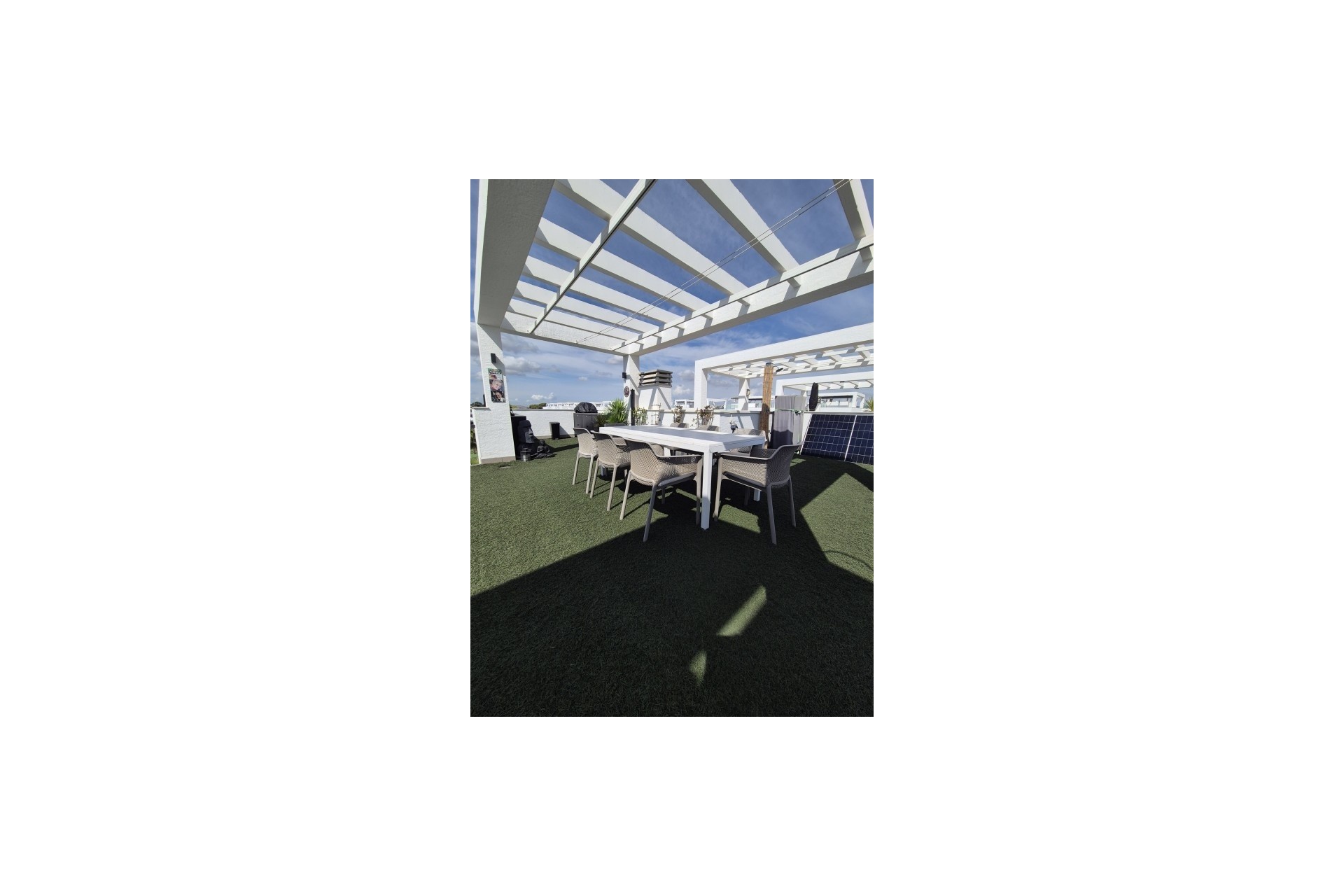 Sprzedaż - Apartament / Mieszkanie -
El Raso