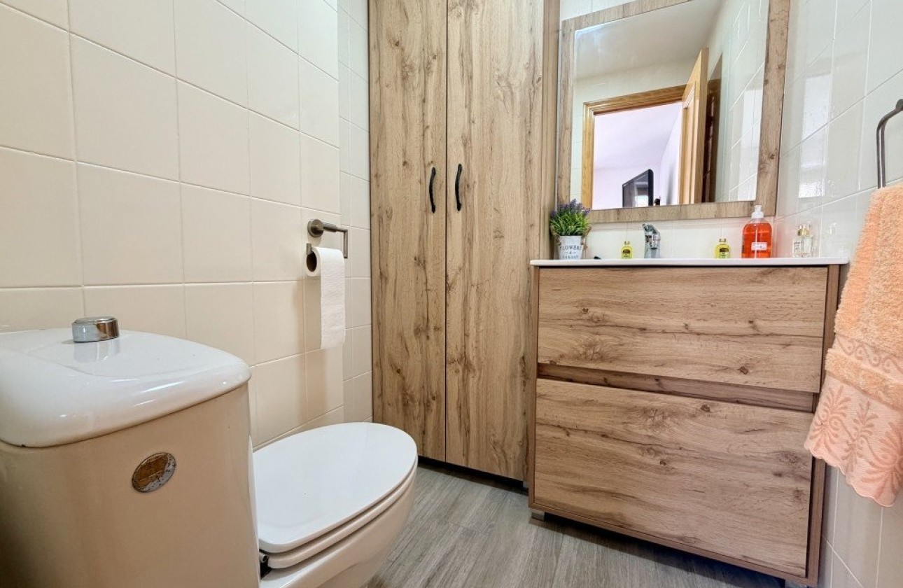 Sprzedaż - Apartament / Mieszkanie -
Guardamar del Segura - Costa Blanca