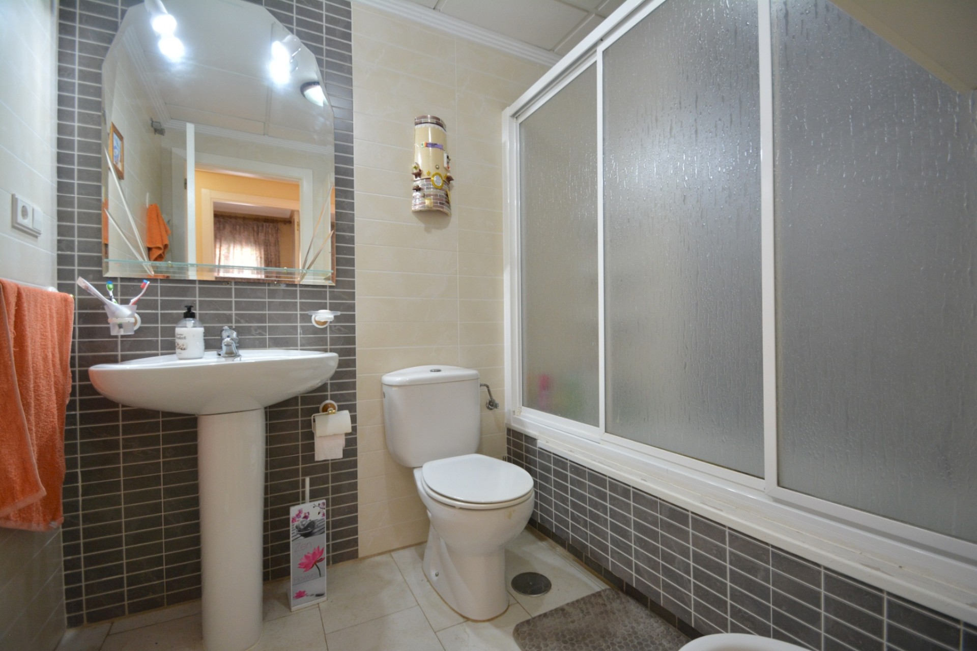 Sprzedaż - Apartament / Mieszkanie -
Guardamar del Segura - Costa Blanca