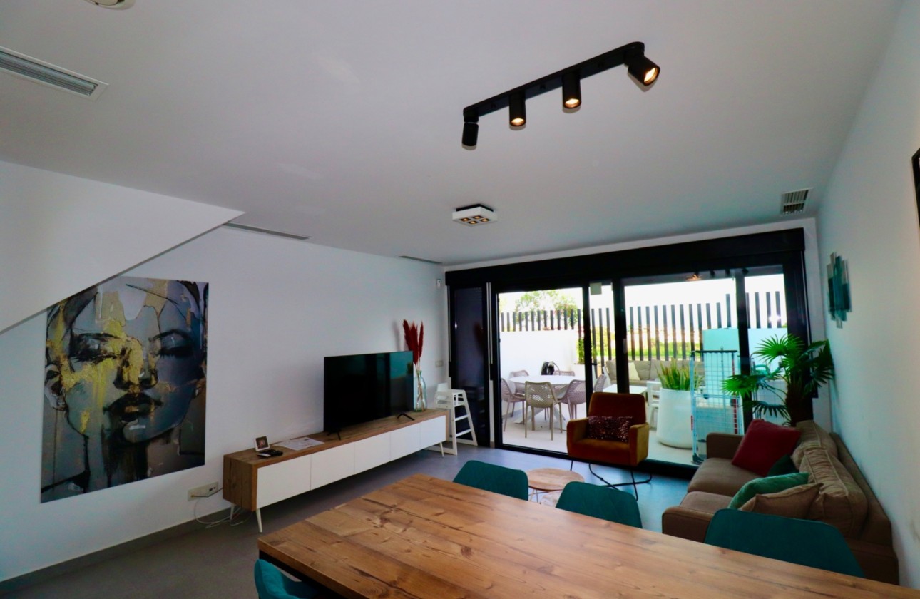 Sprzedaż - Apartament / Mieszkanie -
Guardamar del Segura - Guardamar De La Segura