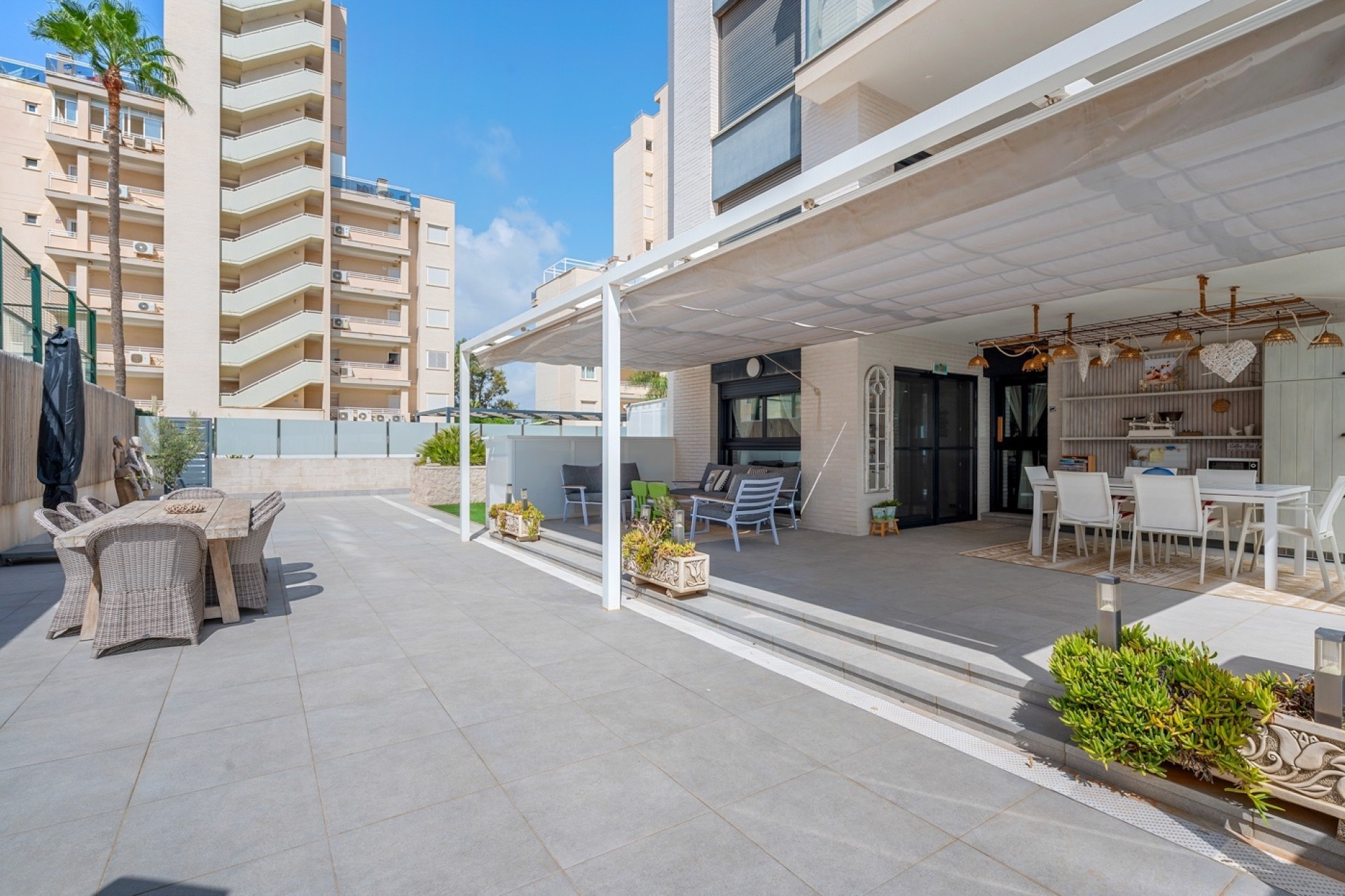 Sprzedaż - Apartament / Mieszkanie -
Guardamar del Segura - Guardamar