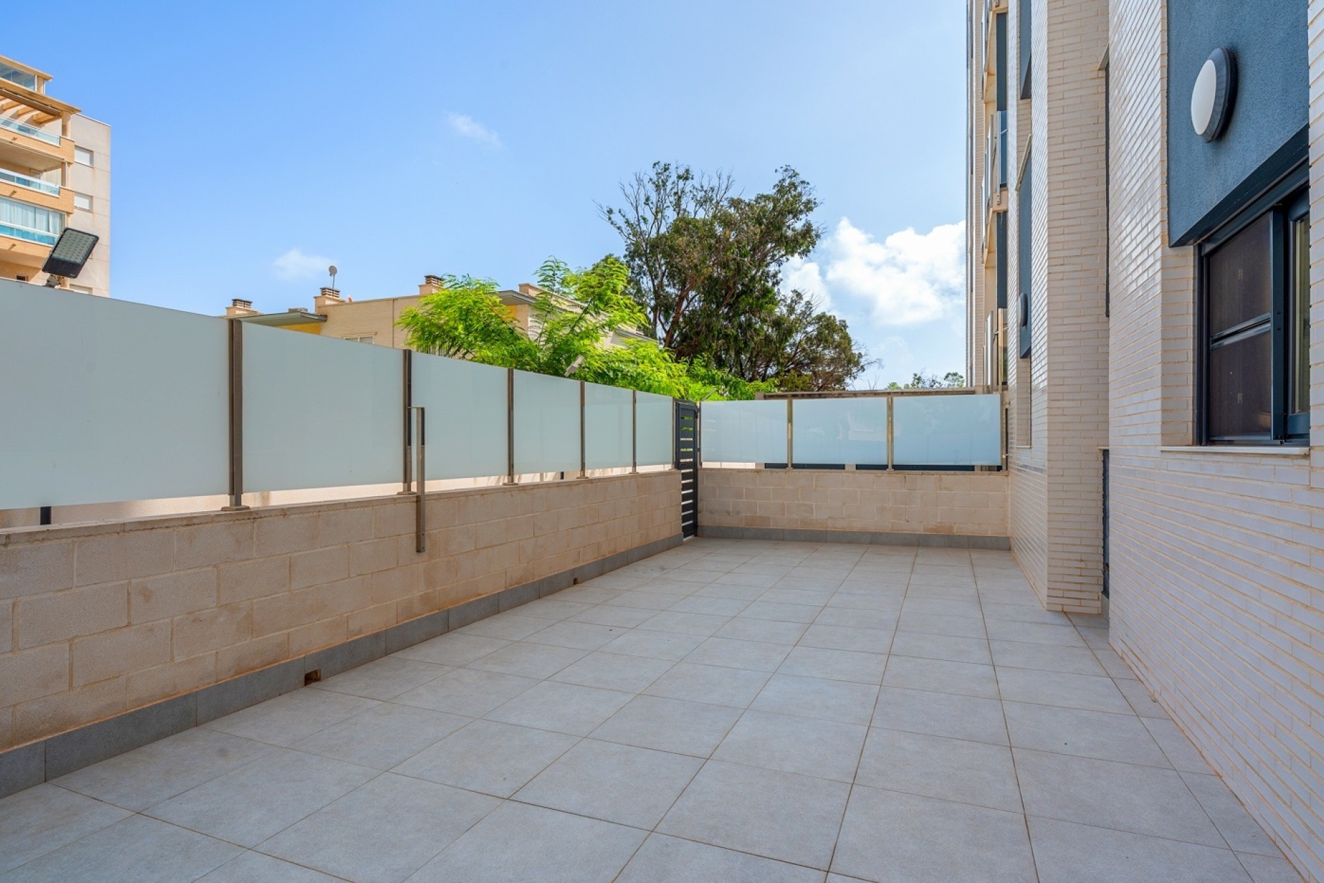 Sprzedaż - Apartament / Mieszkanie -
Guardamar del Segura - Guardamar