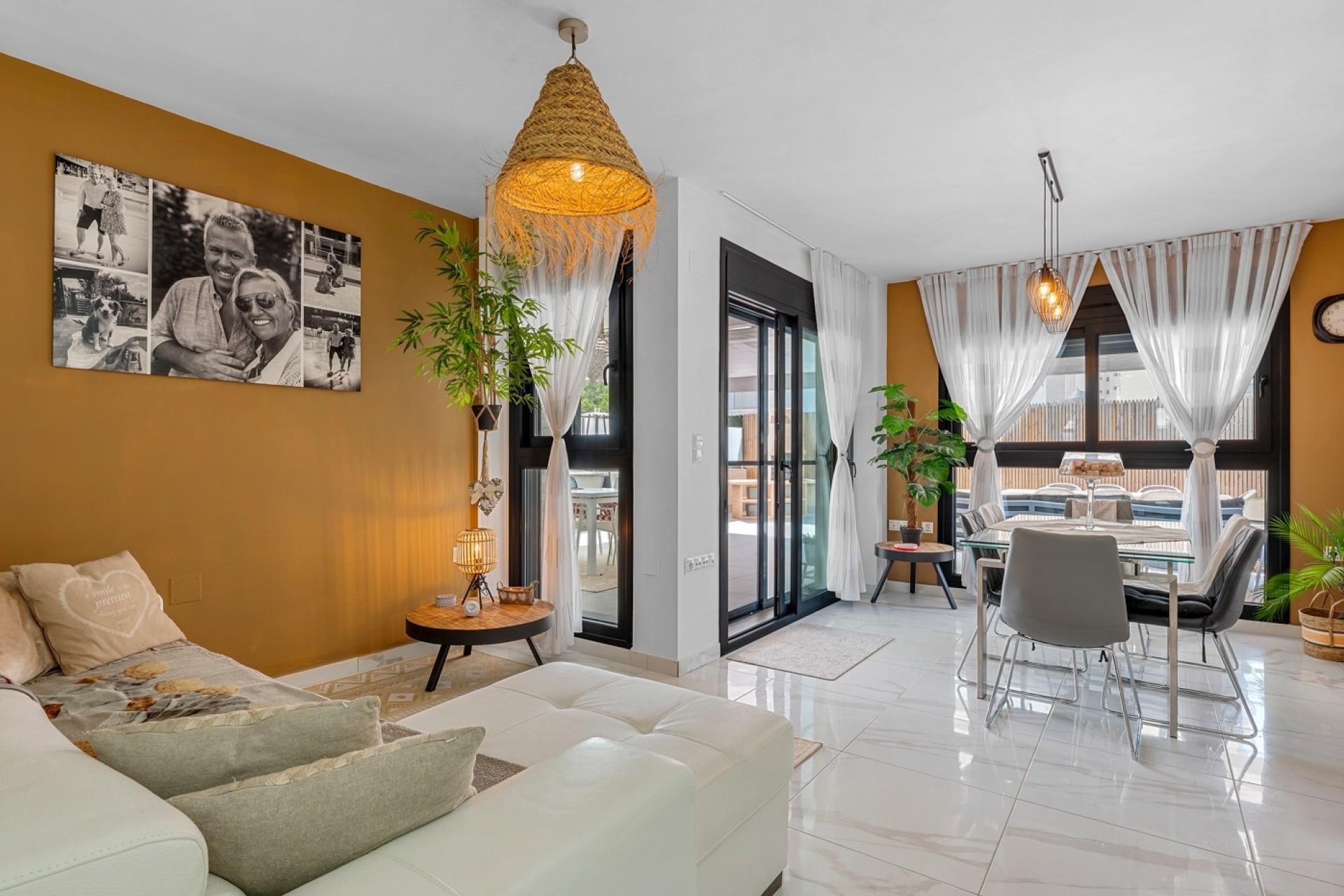 Sprzedaż - Apartament / Mieszkanie -
Guardamar del Segura - Guardamar