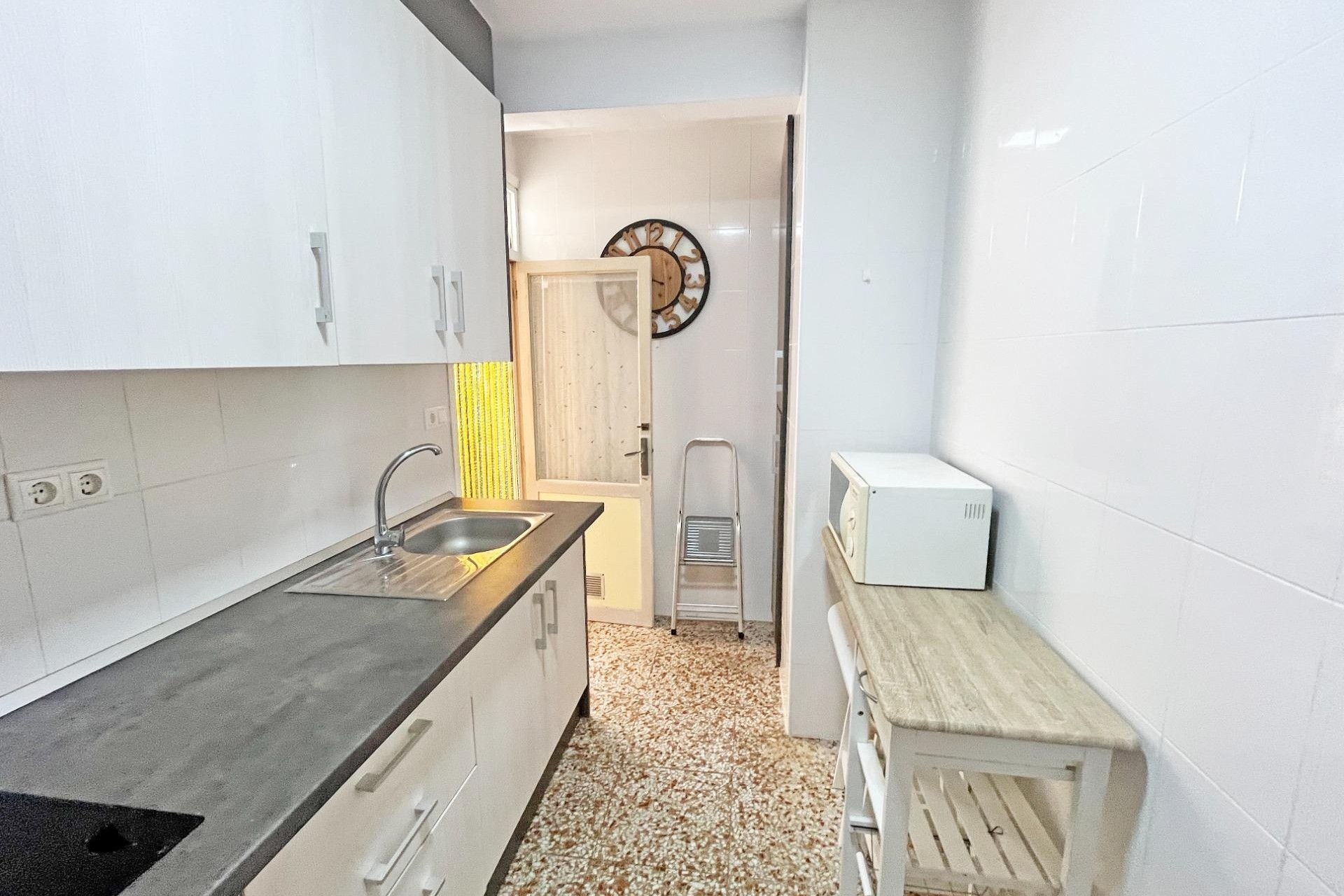 Sprzedaż - Apartament / Mieszkanie -
Guardamar del Segura