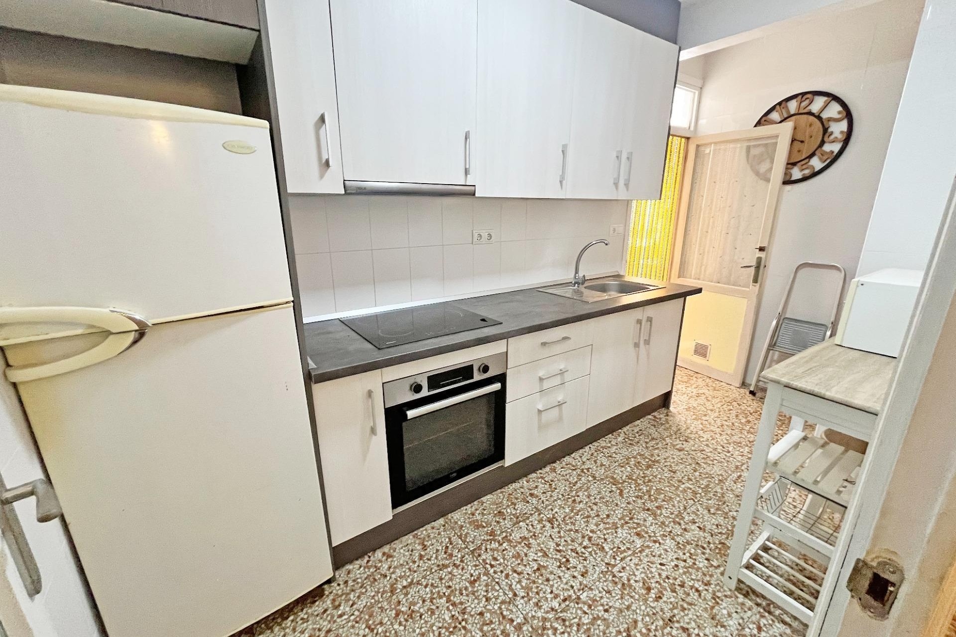 Sprzedaż - Apartament / Mieszkanie -
Guardamar del Segura