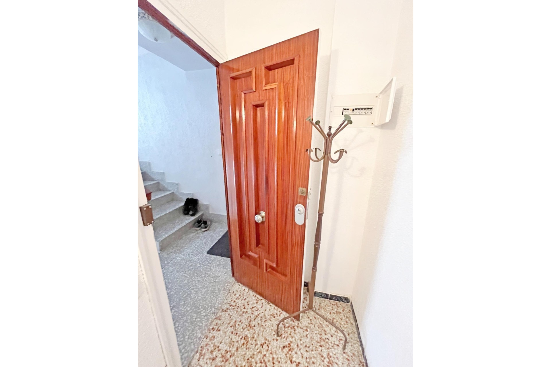 Sprzedaż - Apartament / Mieszkanie -
Guardamar del Segura