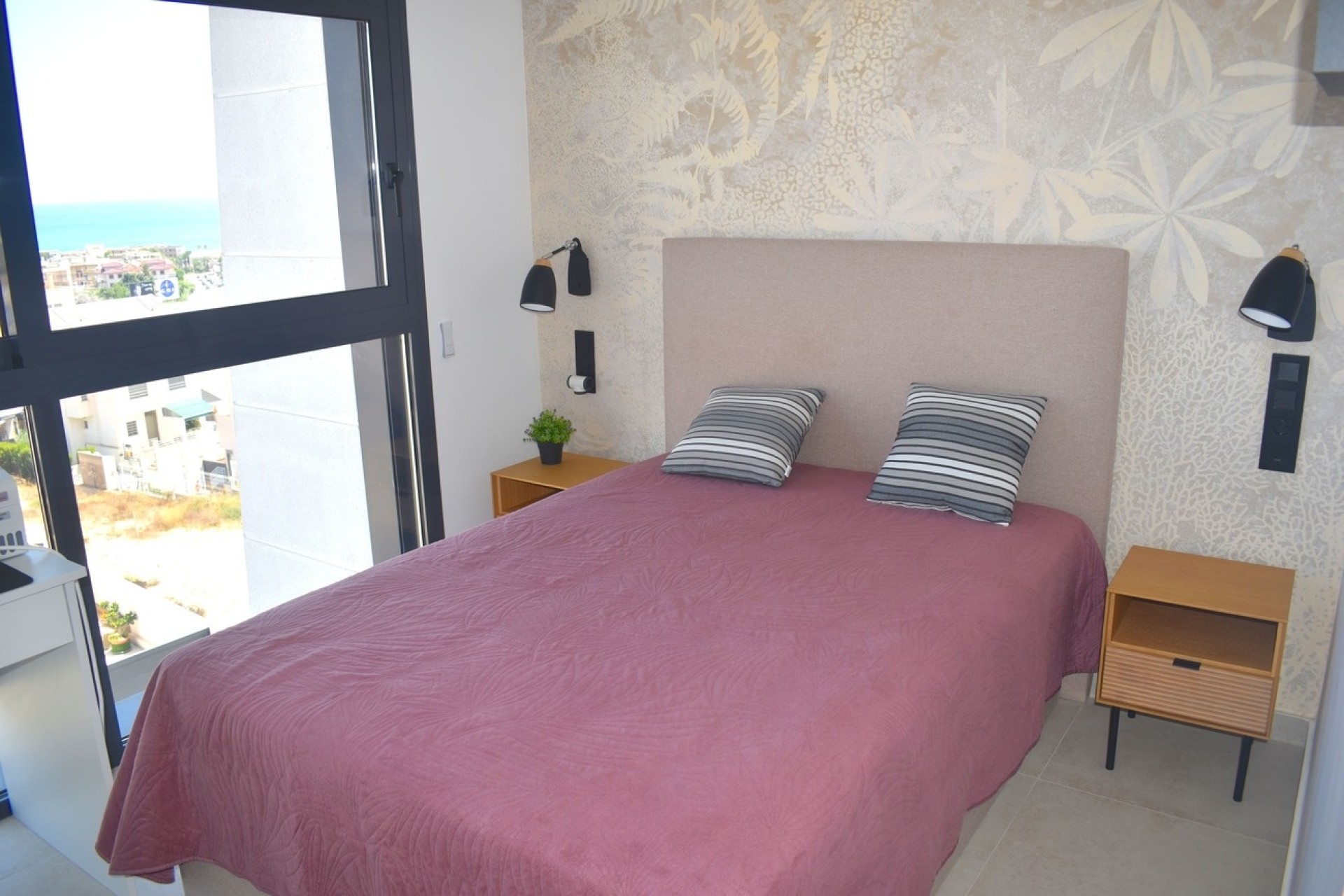Sprzedaż - Apartament / Mieszkanie -
Guardamar del Segura