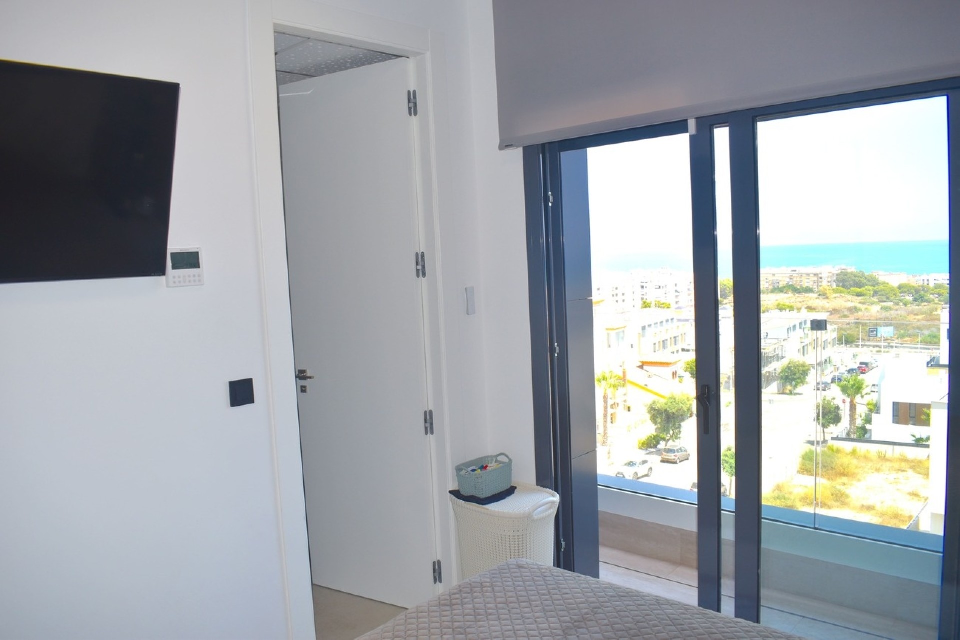 Sprzedaż - Apartament / Mieszkanie -
Guardamar del Segura