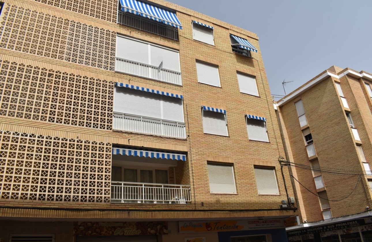 Sprzedaż - Apartament / Mieszkanie -
Guardamar del Segura