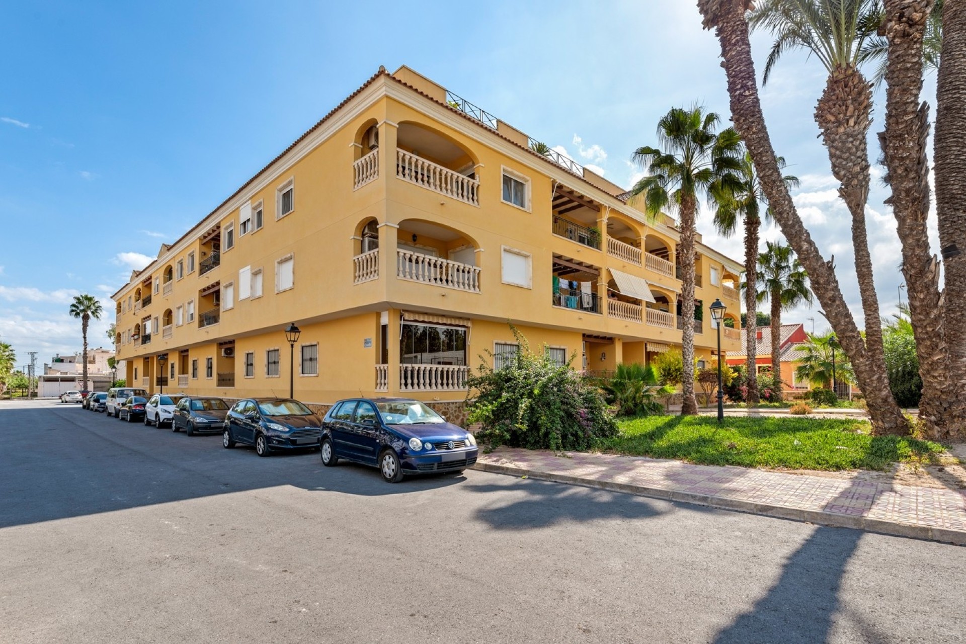 Sprzedaż - Apartament / Mieszkanie -
Jacarilla