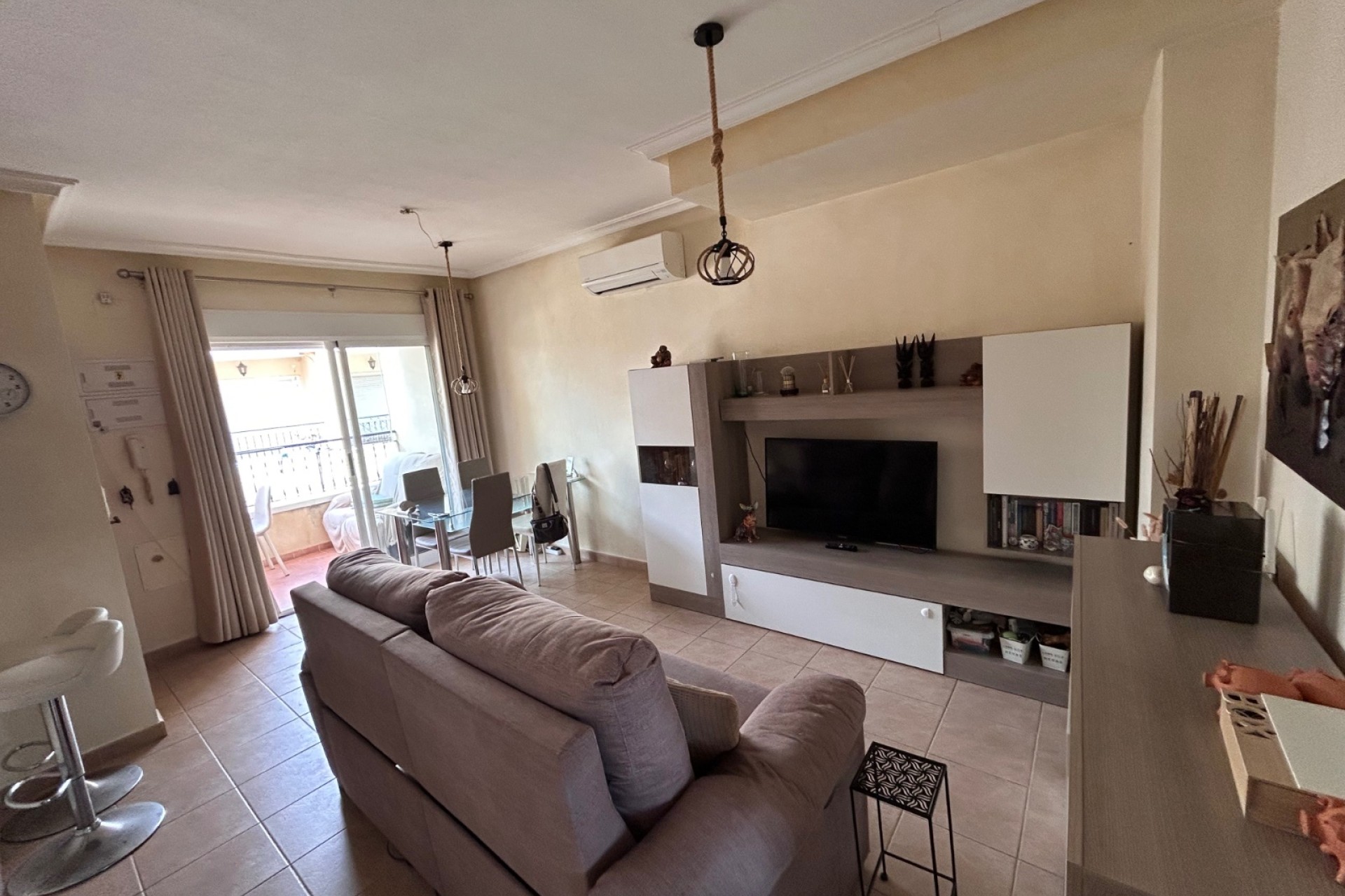 Sprzedaż - Apartament / Mieszkanie -
Jacarilla