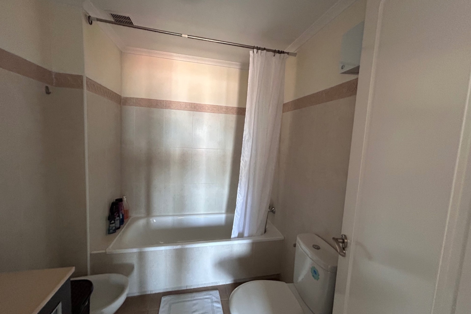 Sprzedaż - Apartament / Mieszkanie -
Jacarilla
