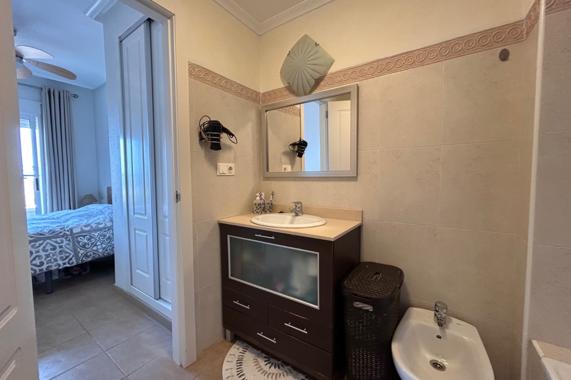 Sprzedaż - Apartament / Mieszkanie -
Jacarilla