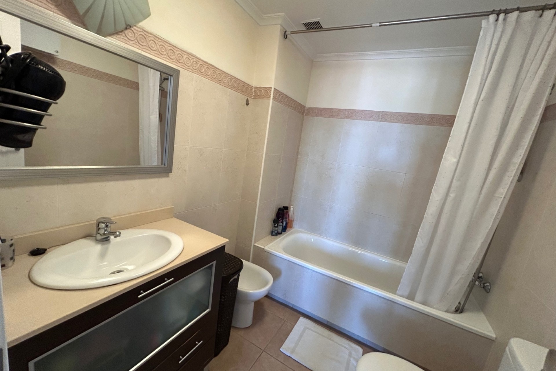 Sprzedaż - Apartament / Mieszkanie -
Jacarilla