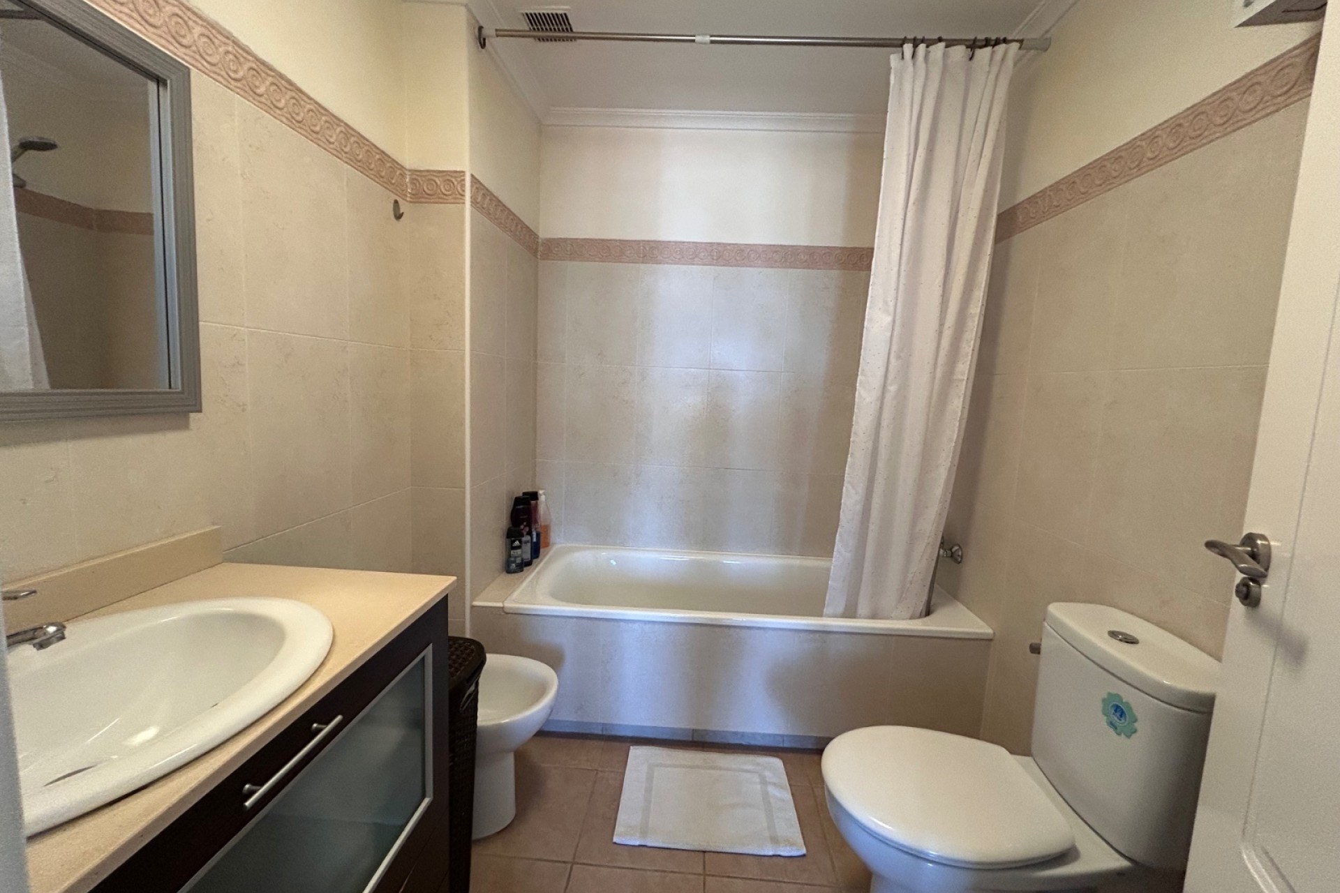Sprzedaż - Apartament / Mieszkanie -
Jacarilla