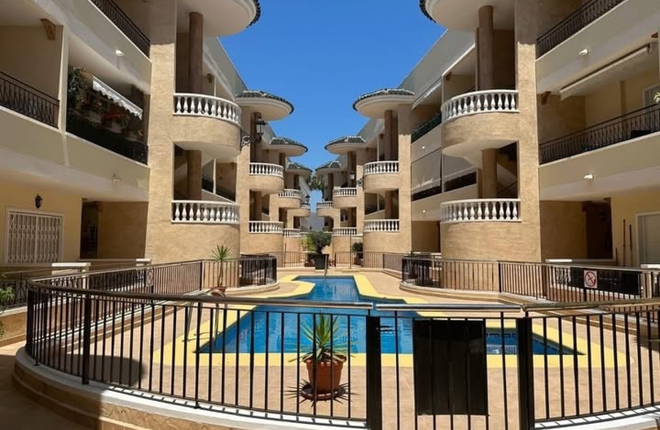 Sprzedaż - Apartament / Mieszkanie -
Jacarilla