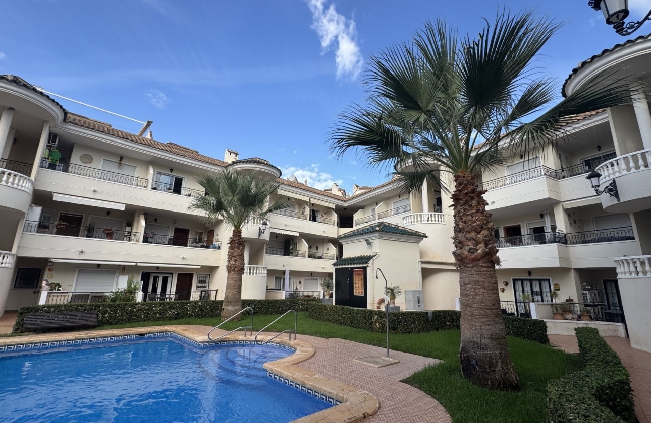 Sprzedaż - Apartament / Mieszkanie -
Jacarilla