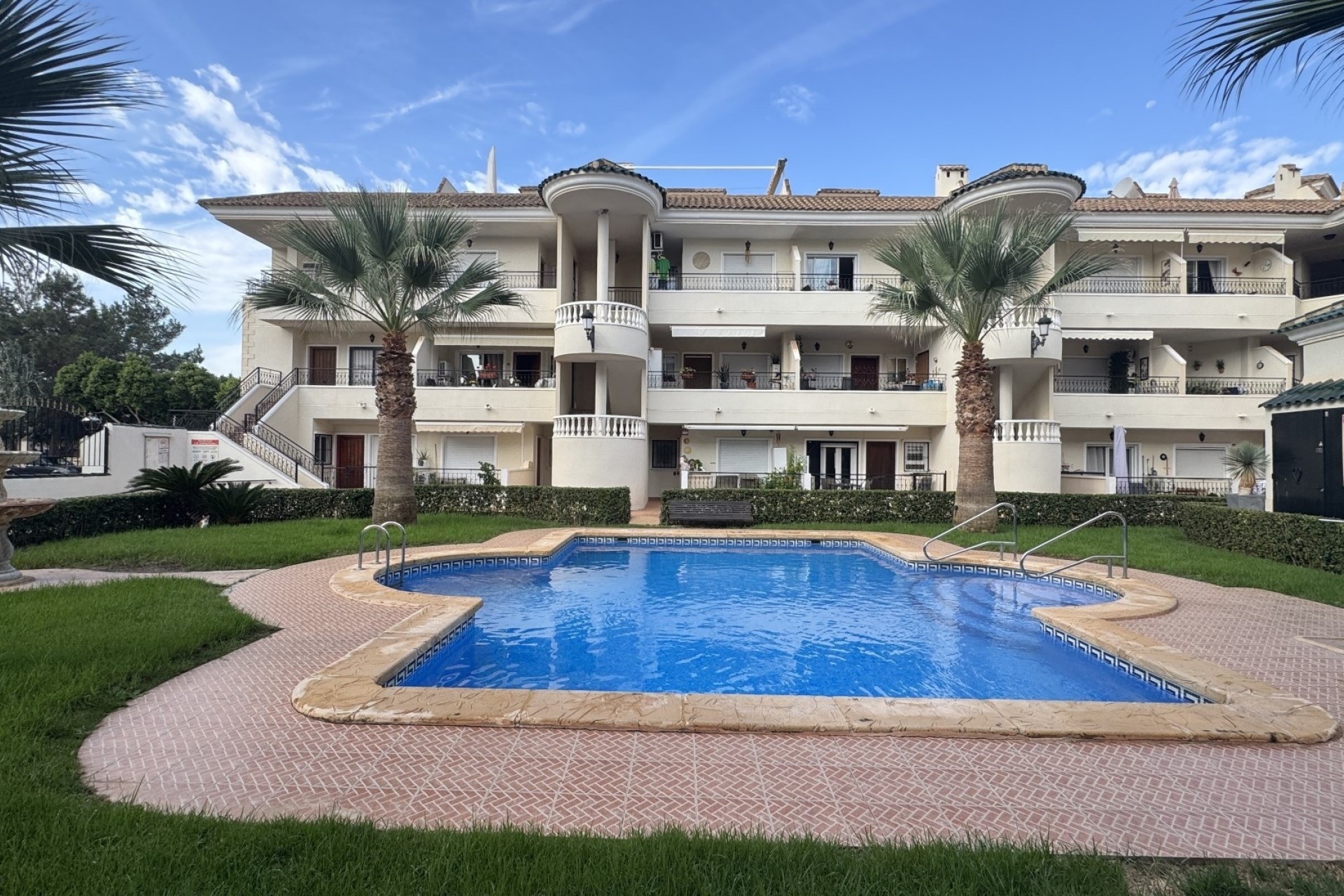 Sprzedaż - Apartament / Mieszkanie -
Jacarilla