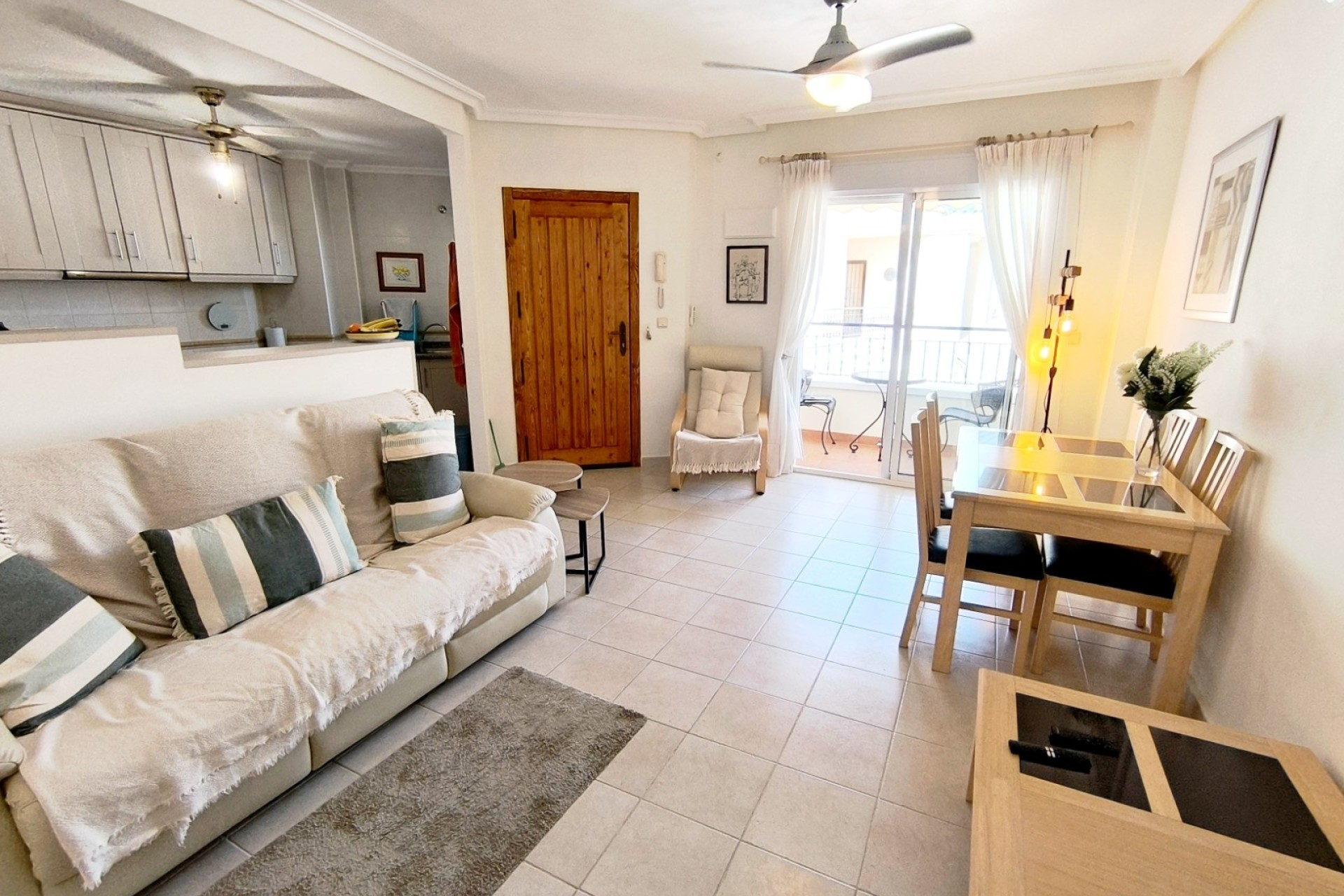 Sprzedaż - Apartament / Mieszkanie -
Jacarilla
