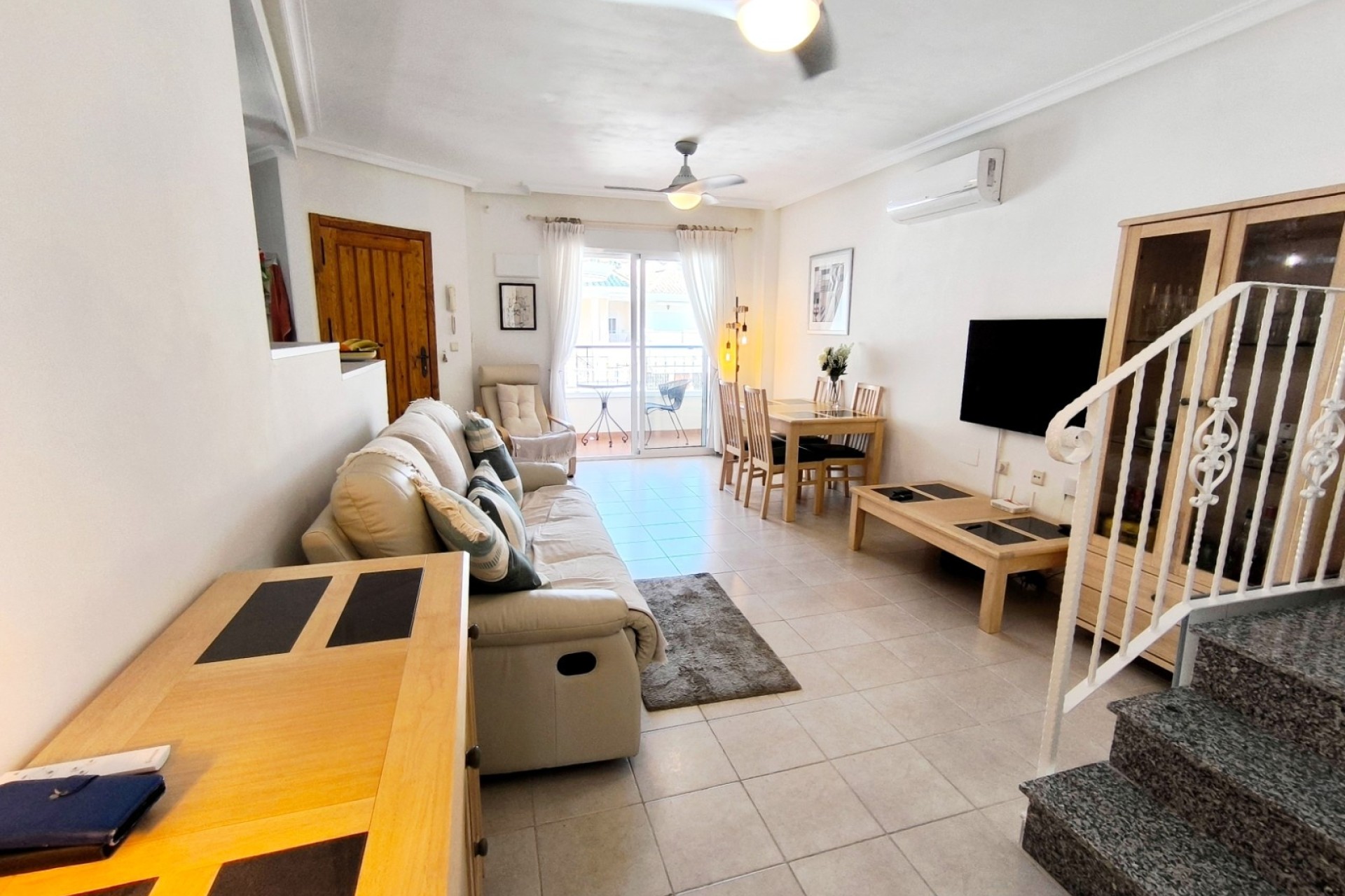 Sprzedaż - Apartament / Mieszkanie -
Jacarilla