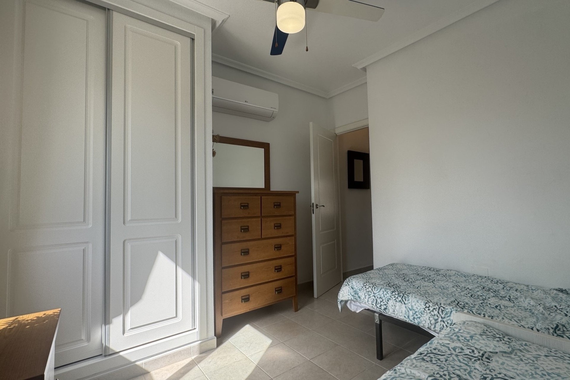 Sprzedaż - Apartament / Mieszkanie -
Jacarilla